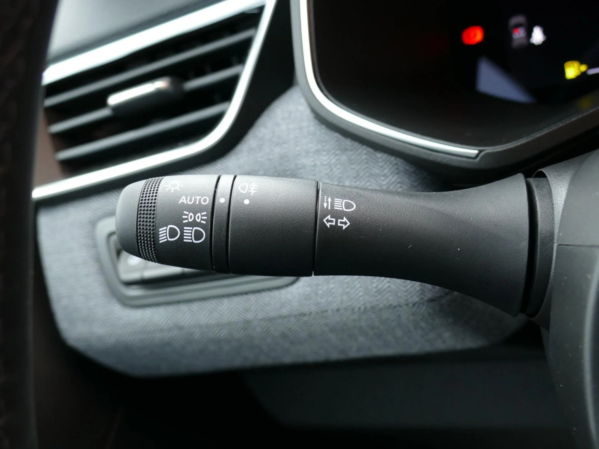 RENAULT CLIO - Miniature 25 sur 31 - Cliquer pour voir cette photo