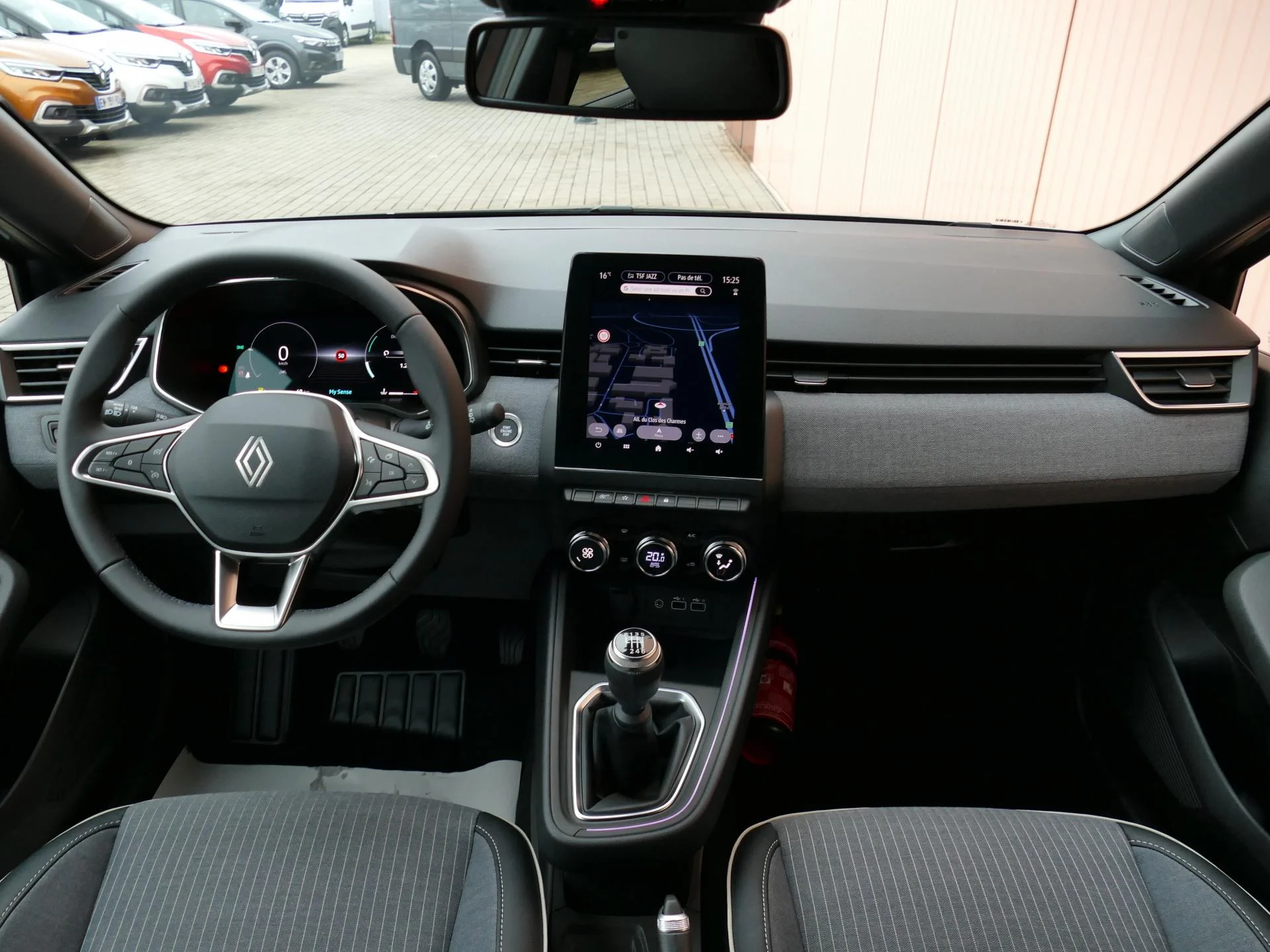 RENAULT CLIO - Miniature 6 sur 31 - Cliquer pour voir cette photo