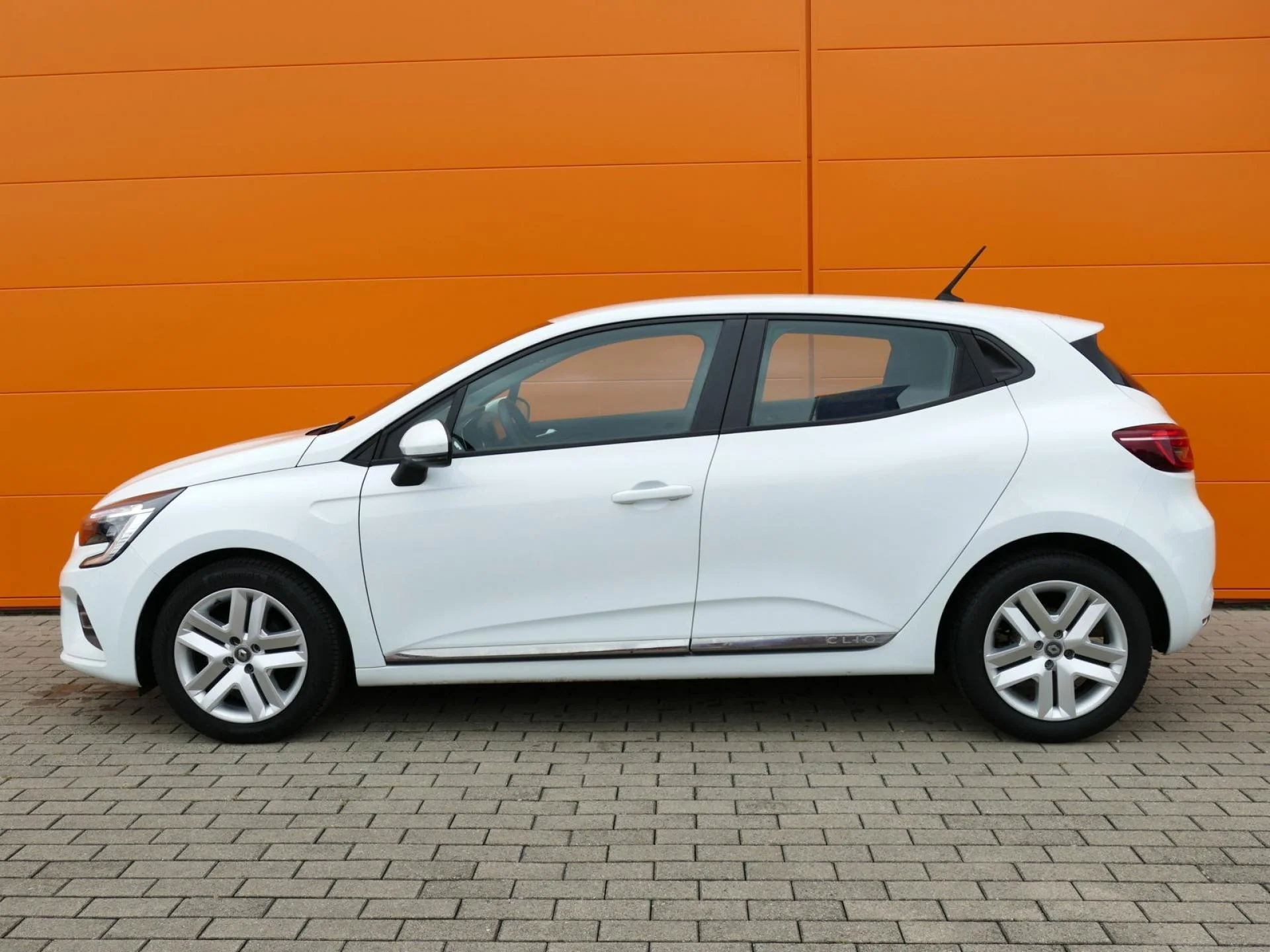 RENAULT CLIO - Miniature 3 sur 32 - Cliquer pour voir cette photo