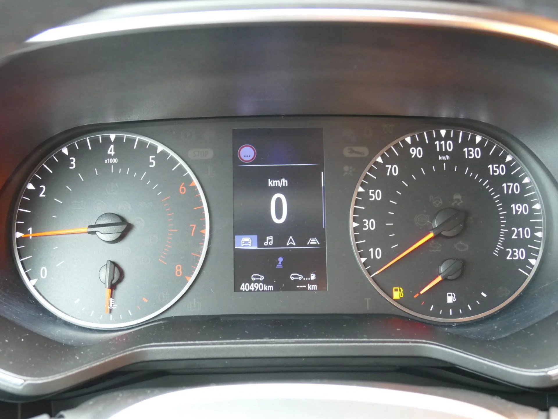RENAULT CLIO - Miniature 16 sur 32 - Cliquer pour voir cette photo