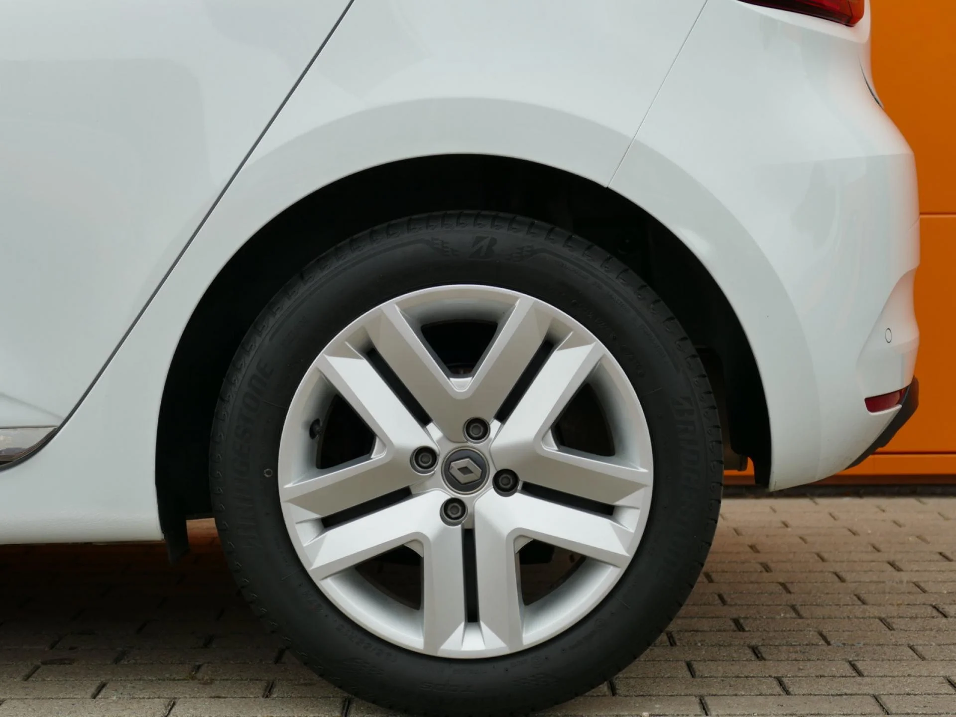 RENAULT CLIO - Miniature 32 sur 32 - Cliquer pour voir cette photo