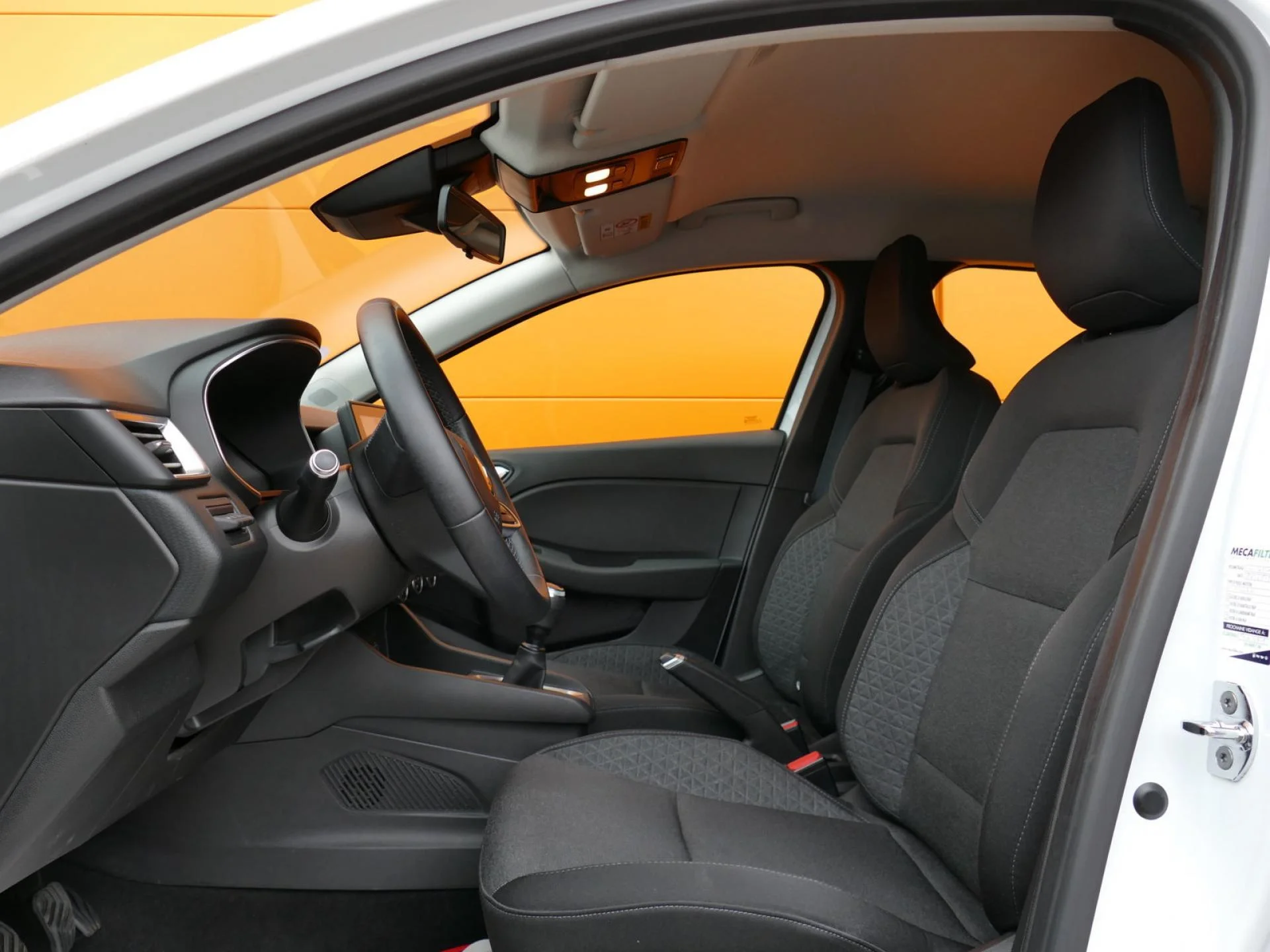 RENAULT CLIO - Miniature 6 sur 32 - Cliquer pour voir cette photo