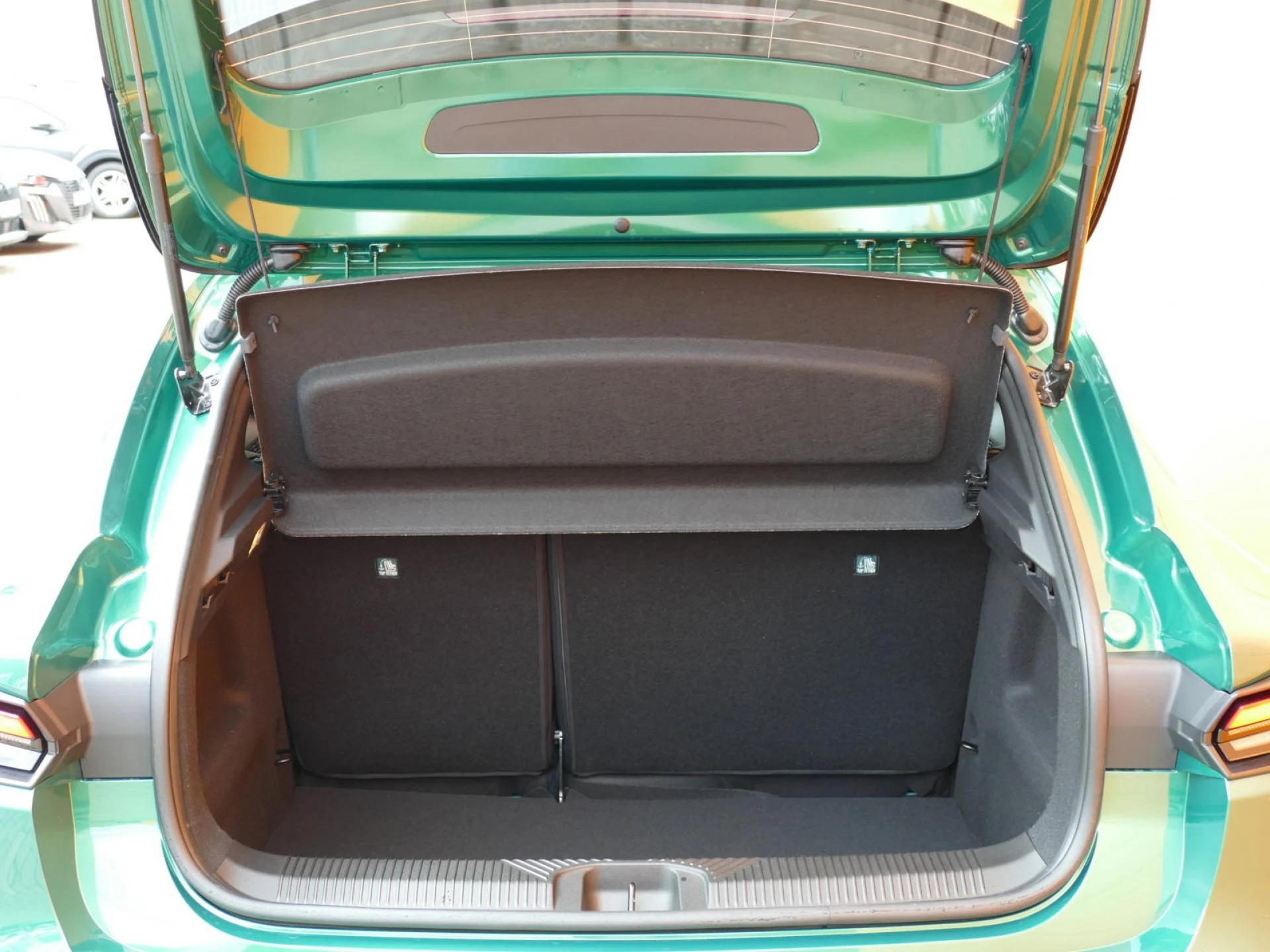 RENAULT CLIO - Miniature 8 sur 32 - Cliquer pour voir cette photo