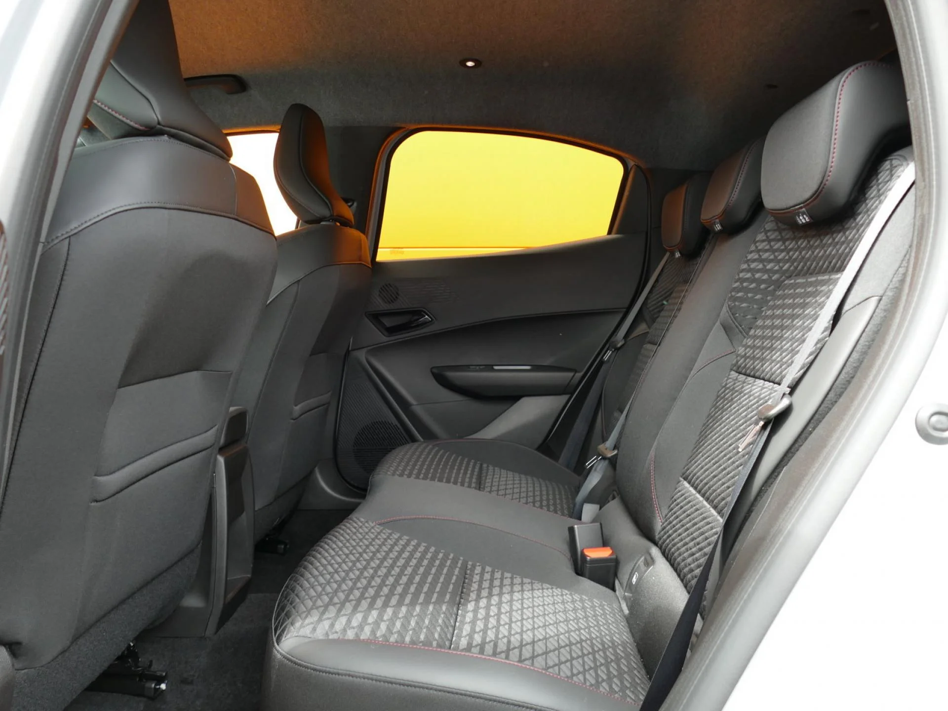 RENAULT CLIO - Miniature 7 sur 32 - Cliquer pour voir cette photo