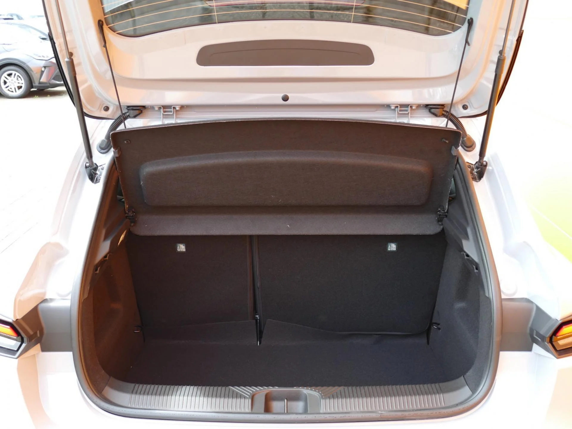 RENAULT CLIO - Miniature 8 sur 32 - Cliquer pour voir cette photo