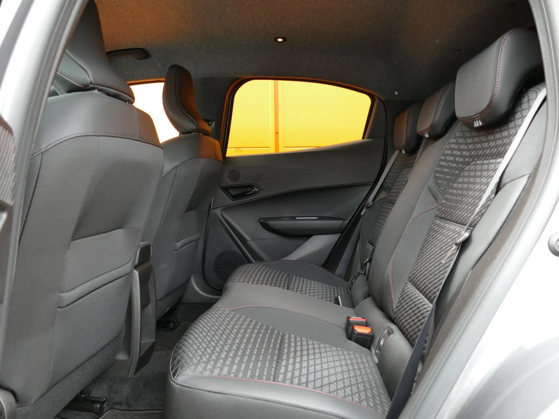 RENAULT CLIO - Miniature 8 sur 33 - Cliquer pour voir cette photo