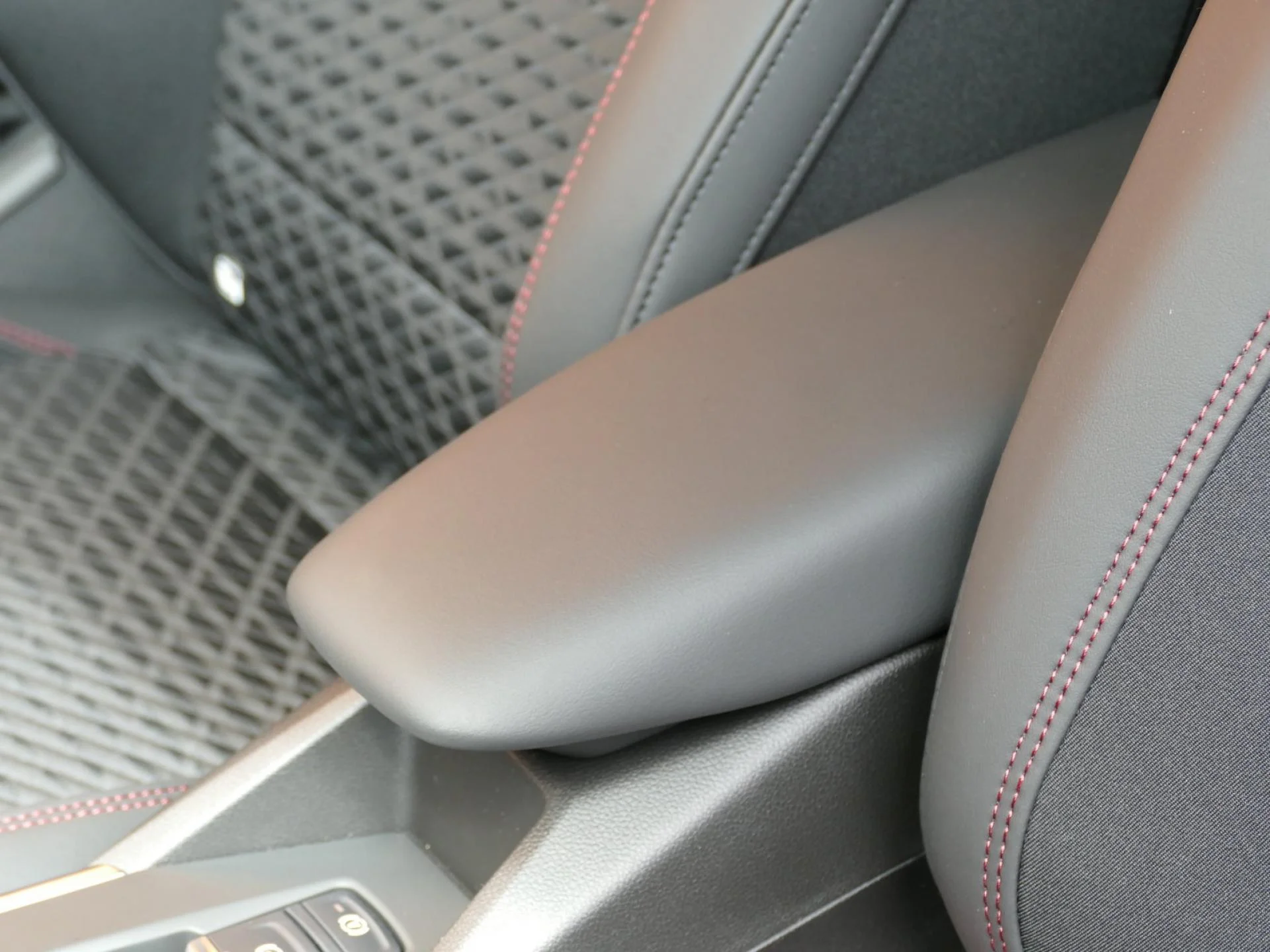 RENAULT CLIO - Miniature 23 sur 33 - Cliquer pour voir cette photo