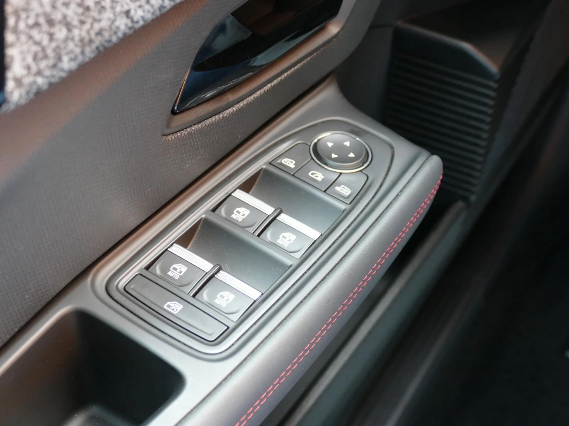 RENAULT CLIO - Miniature 26 sur 33 - Cliquer pour voir cette photo