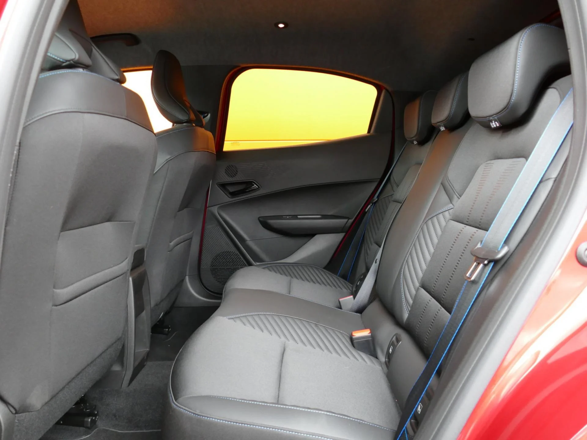 RENAULT CLIO - Miniature 7 sur 32 - Cliquer pour voir cette photo
