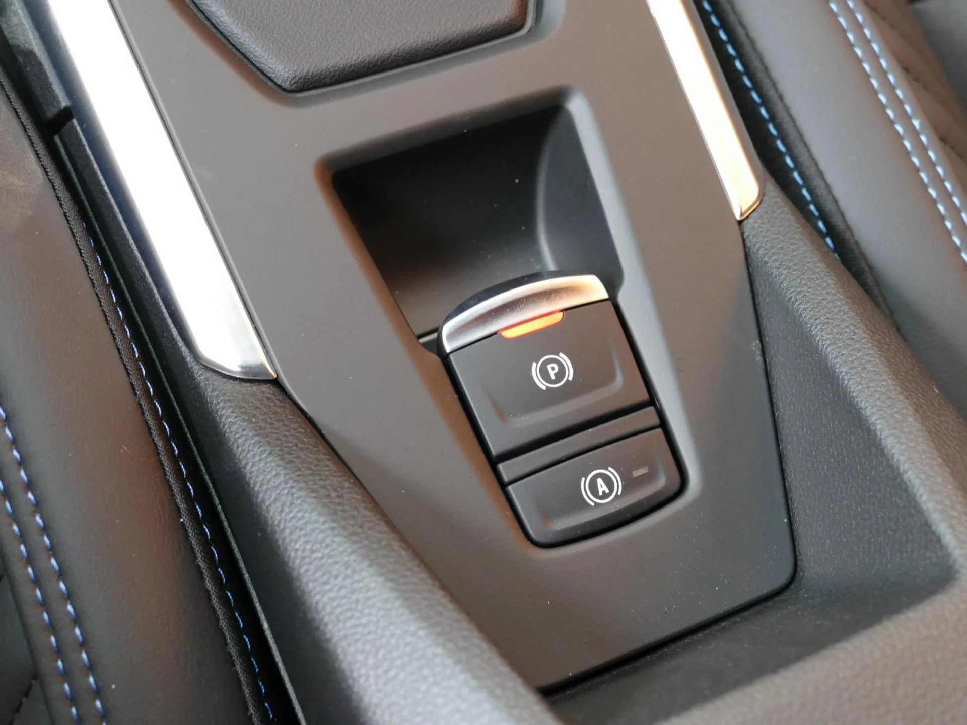 RENAULT CLIO - Miniature 18 sur 32 - Cliquer pour voir cette photo