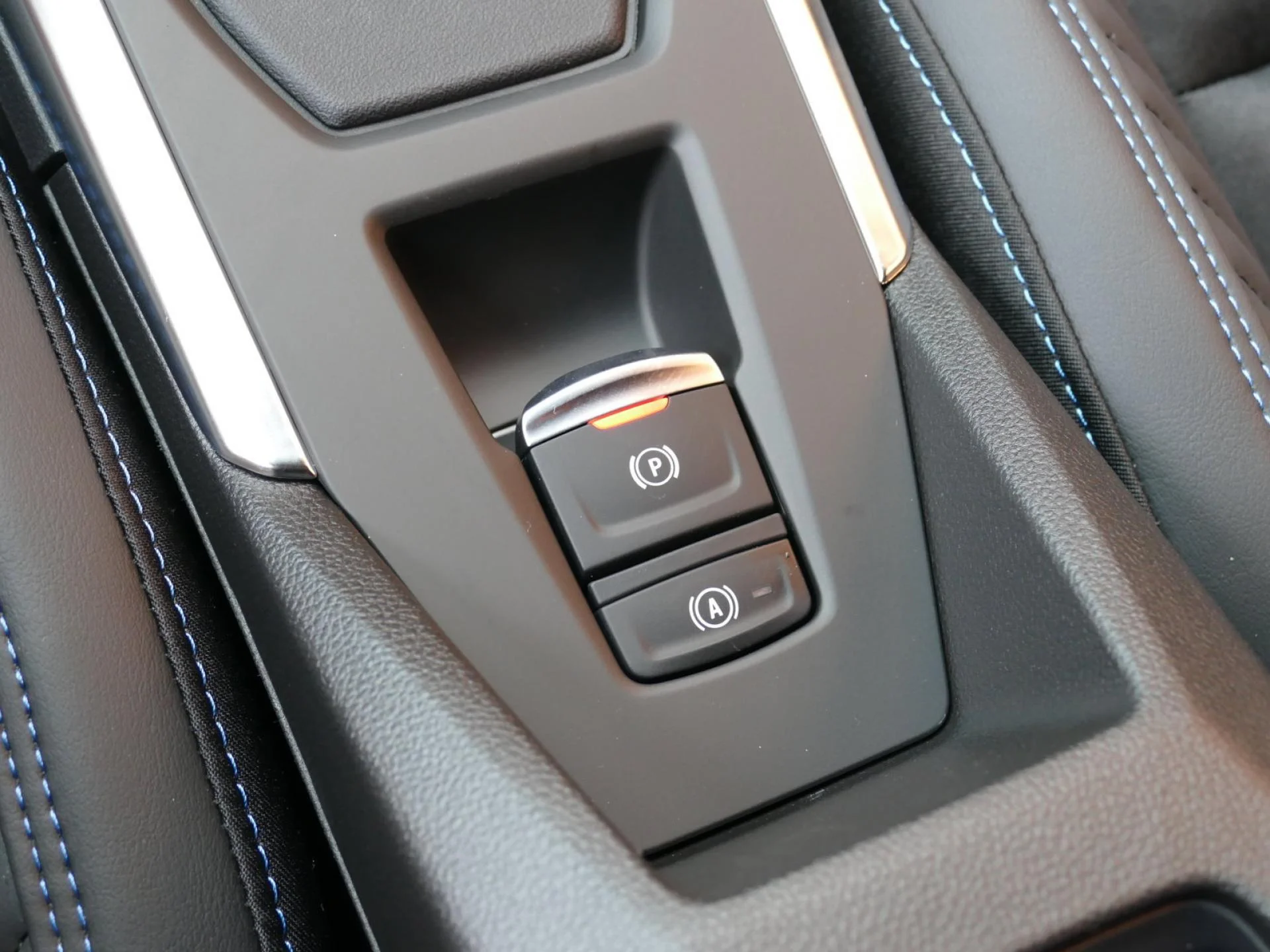 RENAULT CLIO - Miniature 23 sur 35 - Cliquer pour voir cette photo