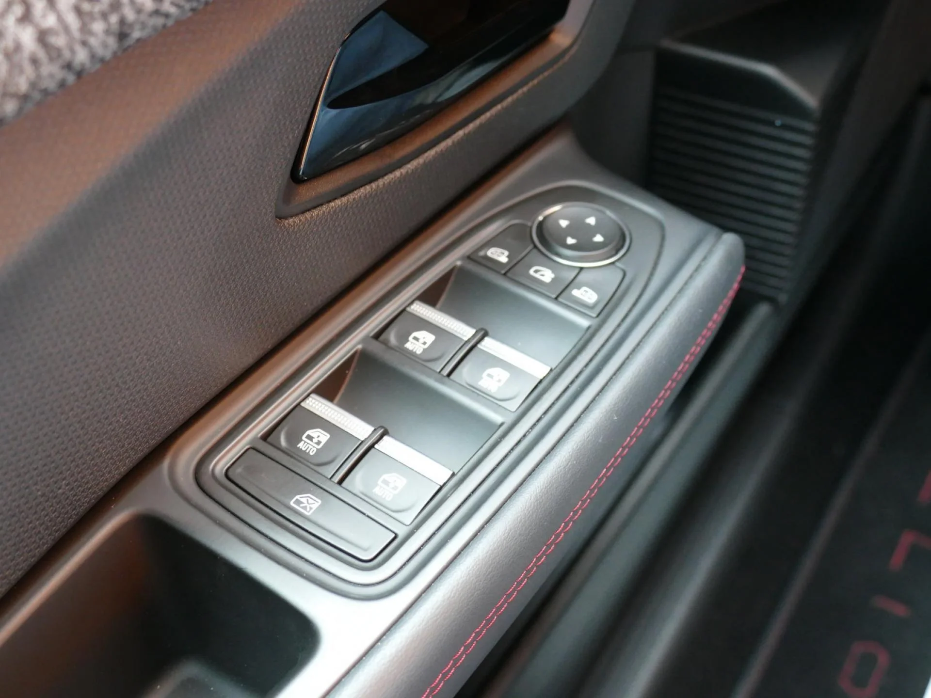 RENAULT CLIO - Miniature 21 sur 32 - Cliquer pour voir cette photo