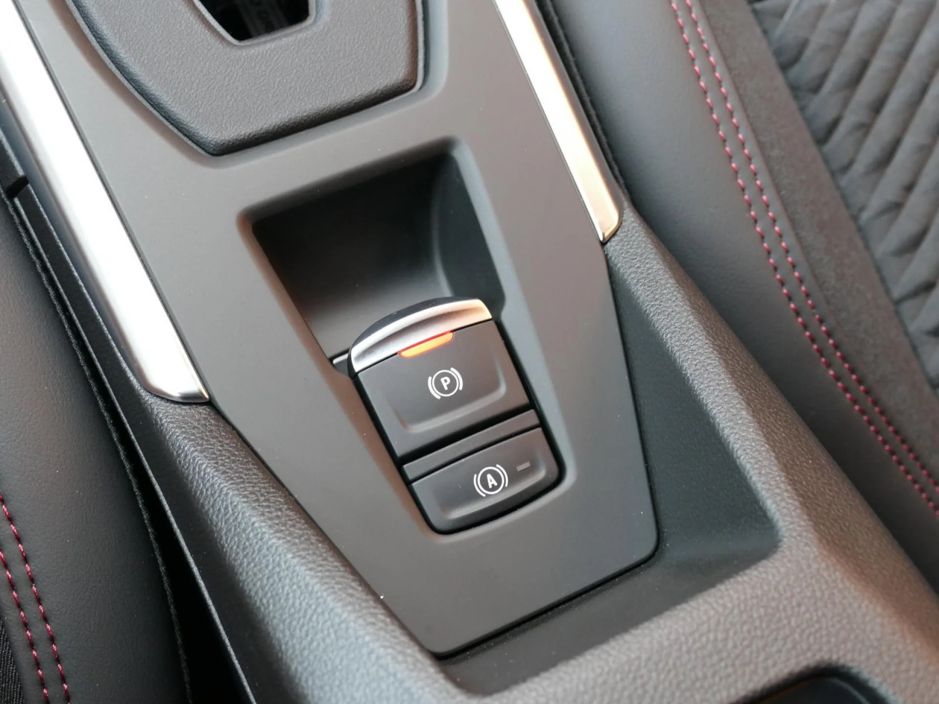 RENAULT CLIO - Miniature 17 sur 32 - Cliquer pour voir cette photo