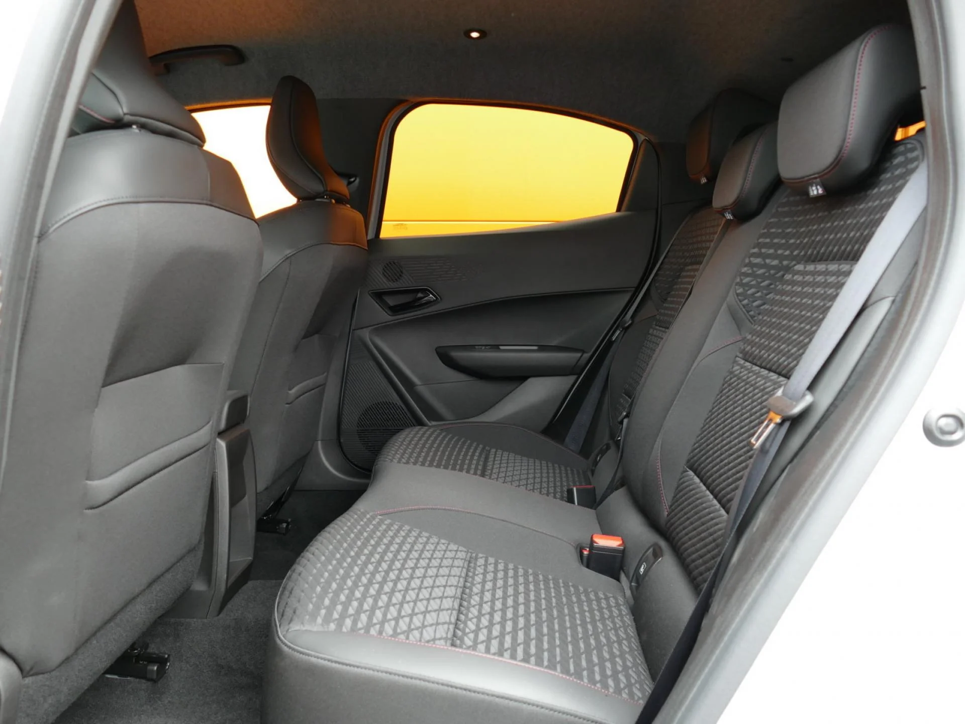 RENAULT CLIO - Miniature 6 sur 32 - Cliquer pour voir cette photo