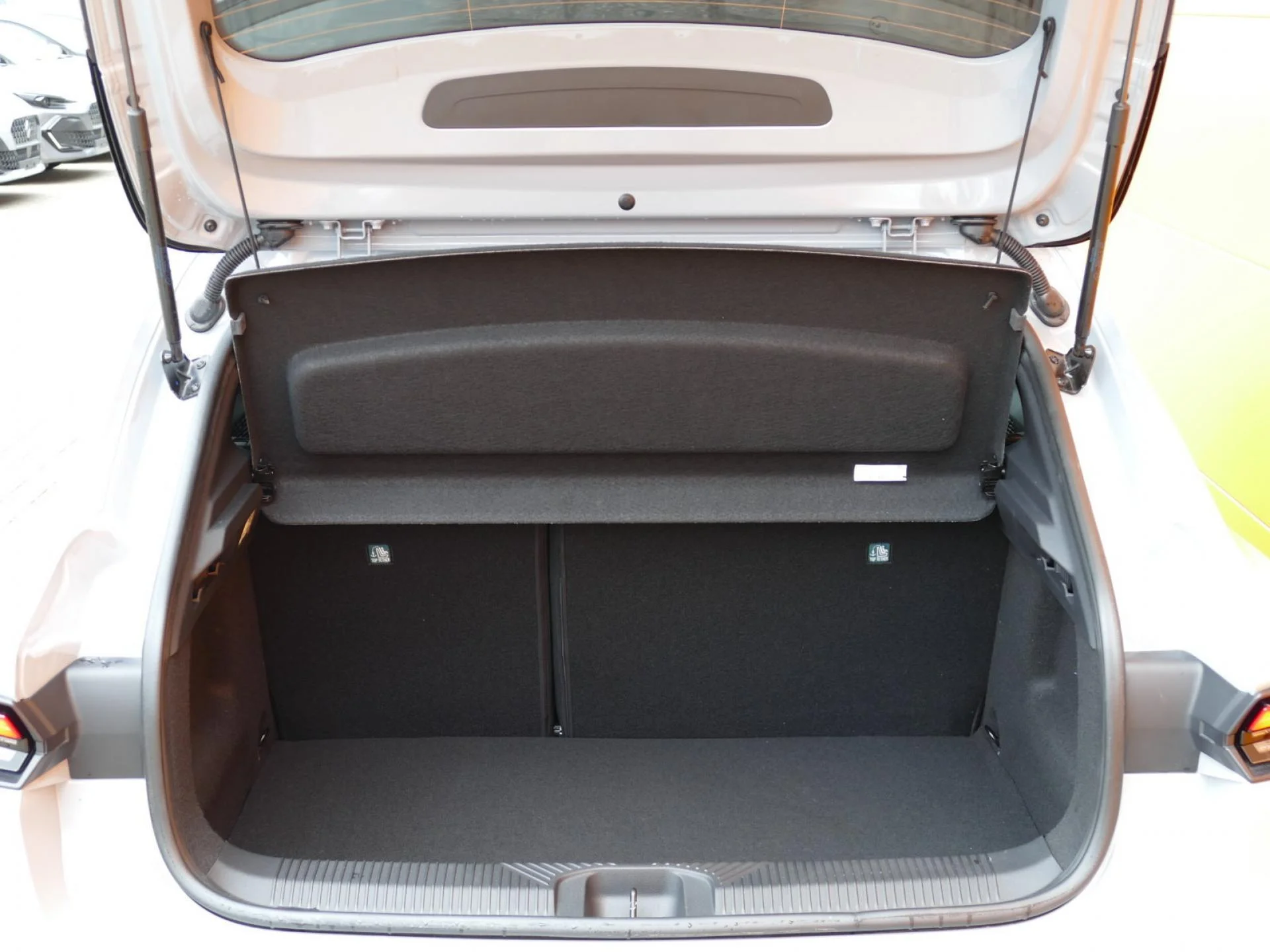 RENAULT CLIO - Miniature 7 sur 32 - Cliquer pour voir cette photo