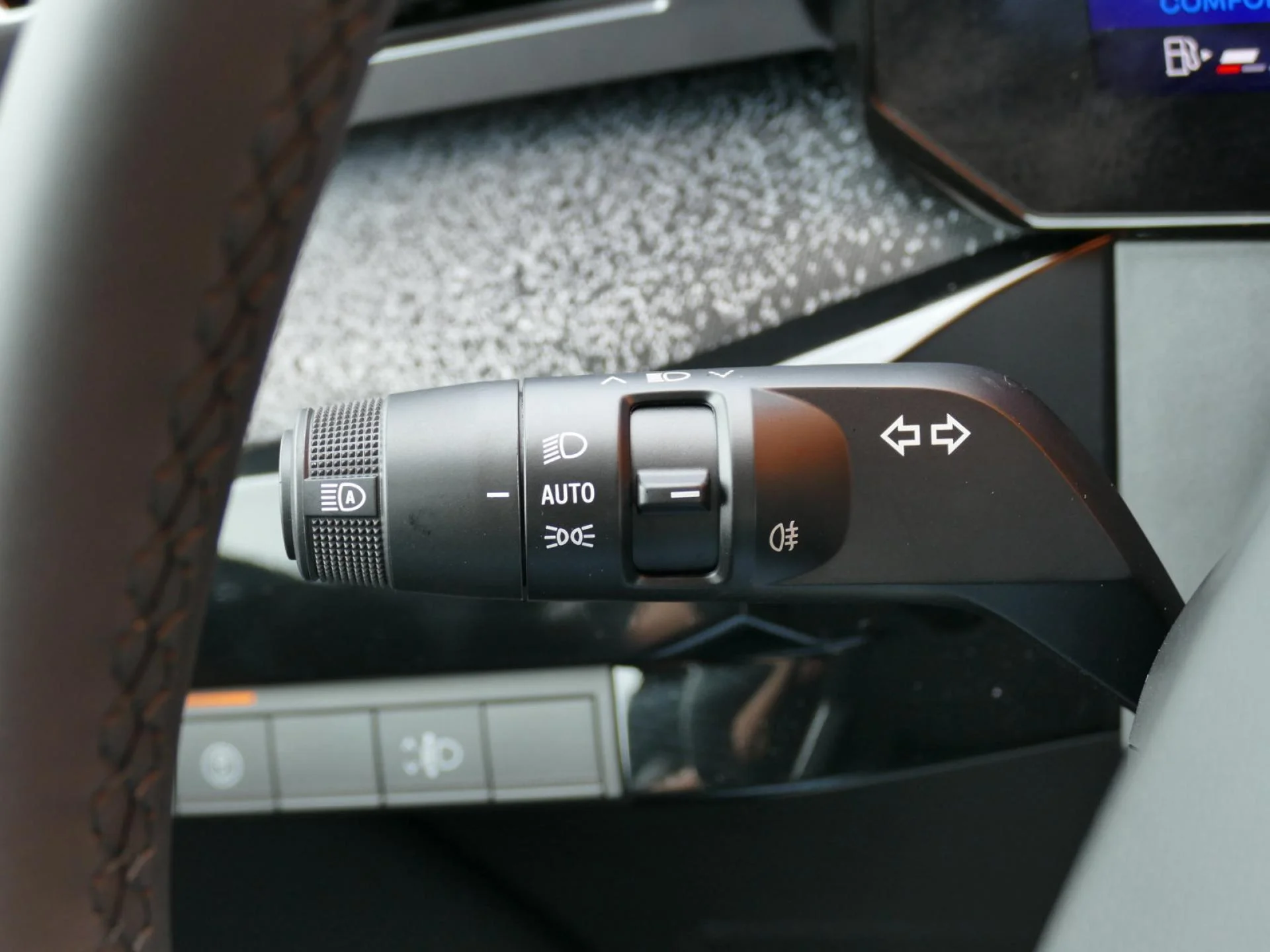 RENAULT CLIO - Miniature 24 sur 32 - Cliquer pour voir cette photo