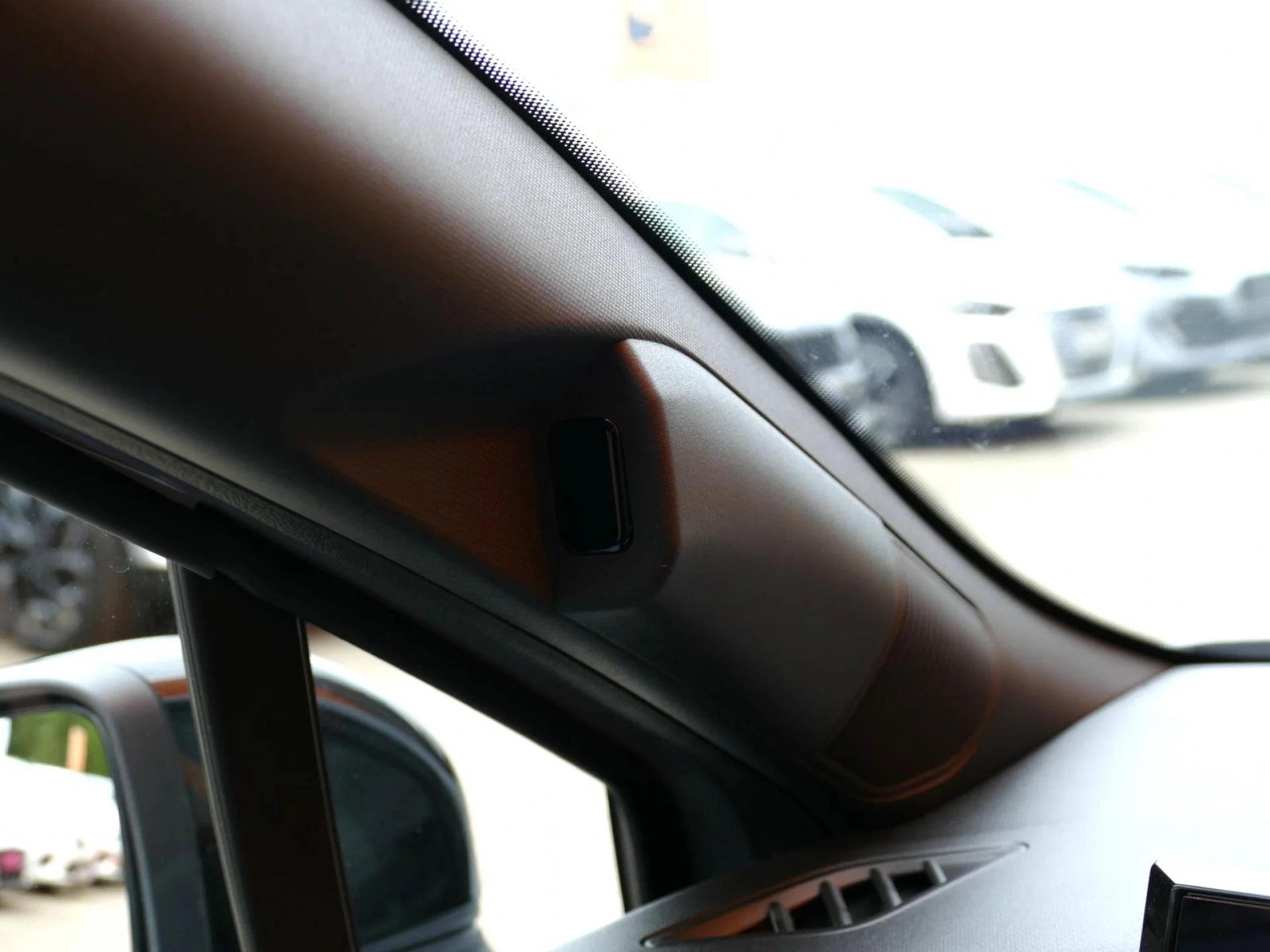 RENAULT CLIO - Miniature 21 sur 32 - Cliquer pour voir cette photo