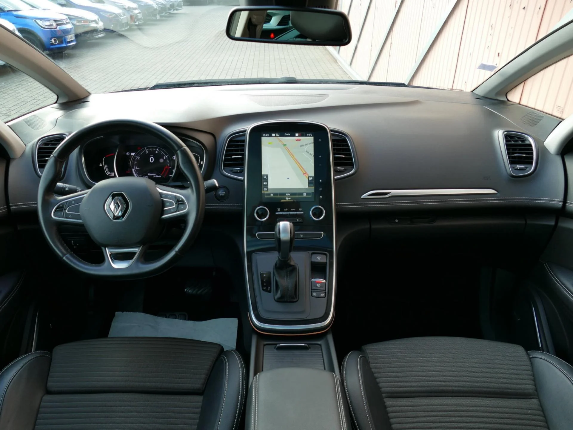 RENAULT GRAND SCENIC - Miniature 4 sur 32 - Cliquer pour voir cette photo