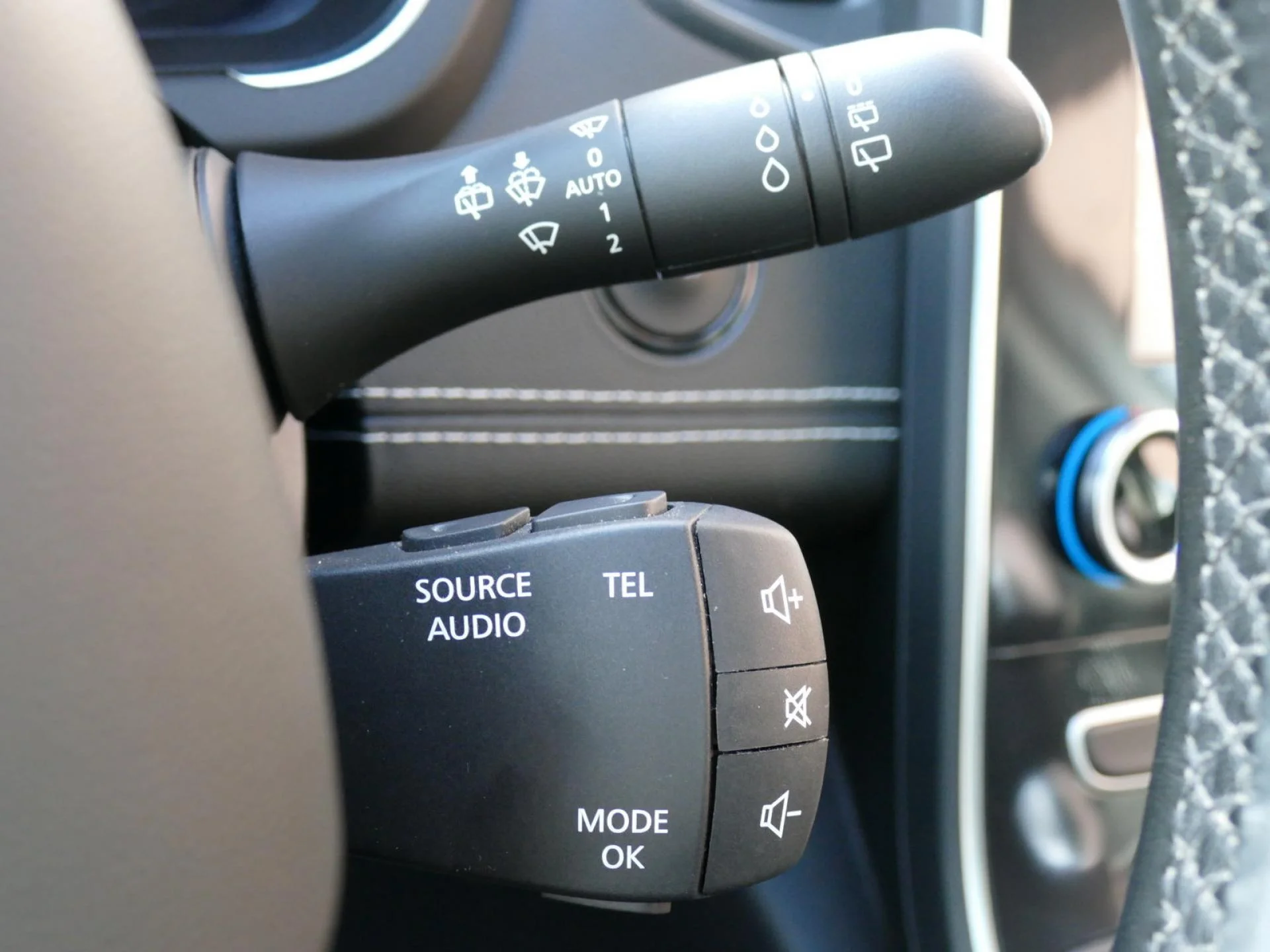 RENAULT GRAND SCENIC - Miniature 25 sur 32 - Cliquer pour voir cette photo
