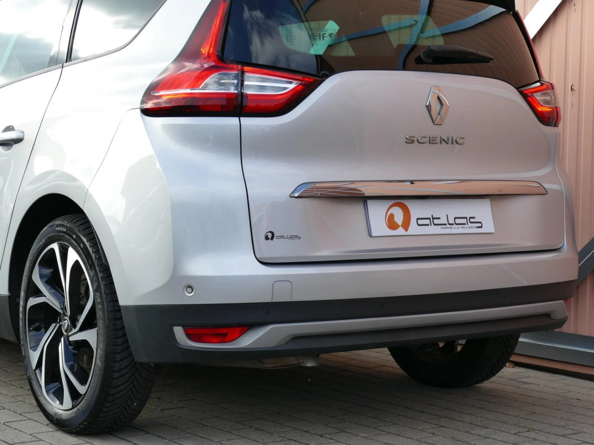 RENAULT GRAND SCENIC - Miniature 29 sur 32 - Cliquer pour voir cette photo