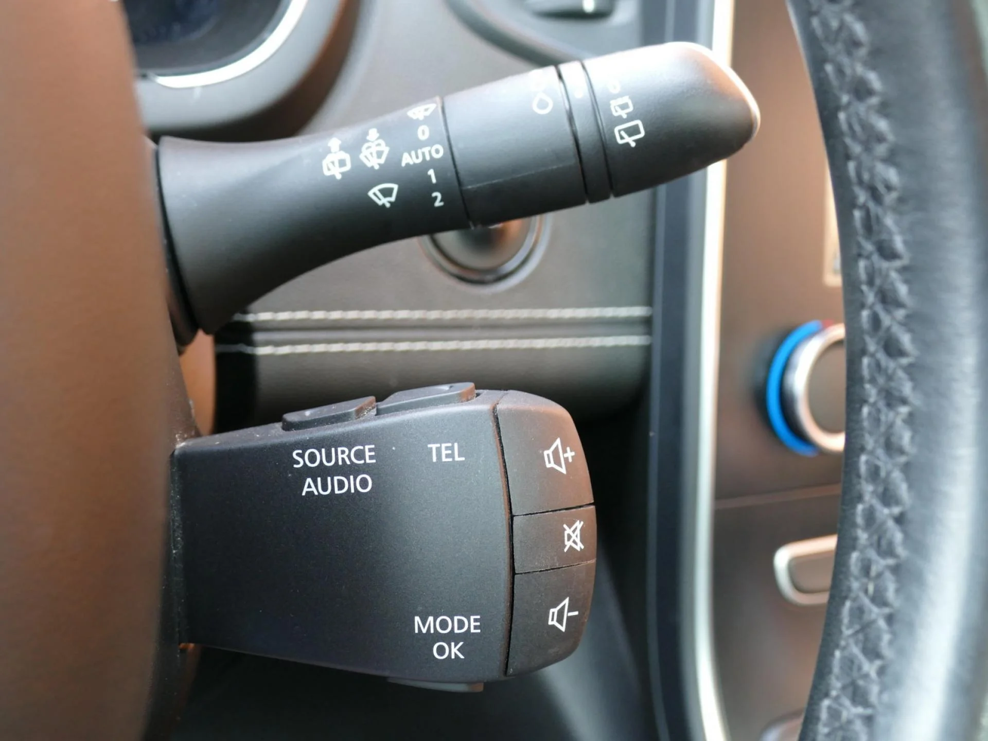 RENAULT GRAND SCENIC - Miniature 24 sur 32 - Cliquer pour voir cette photo