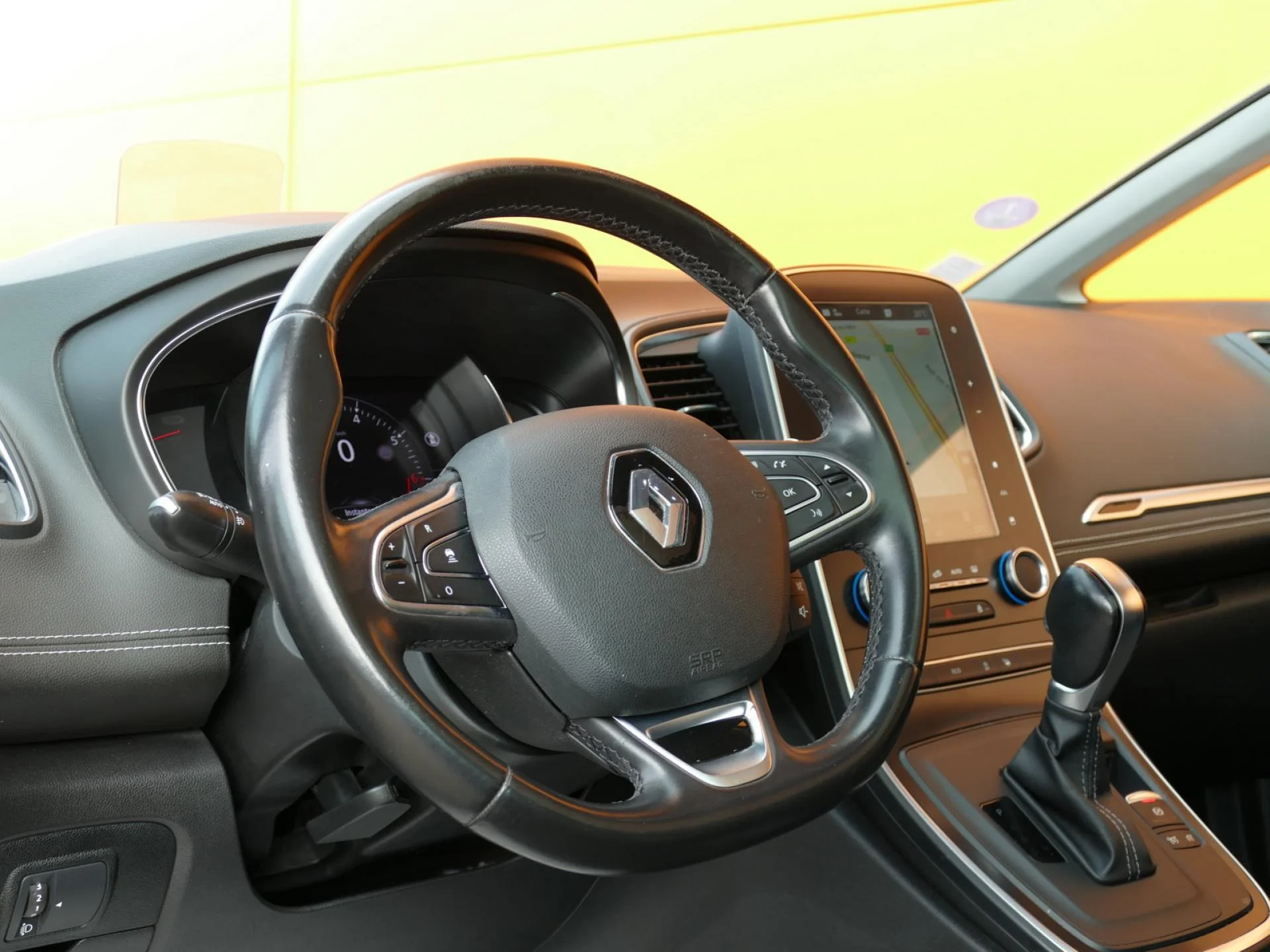 RENAULT GRAND SCENIC - Miniature 15 sur 32 - Cliquer pour voir cette photo