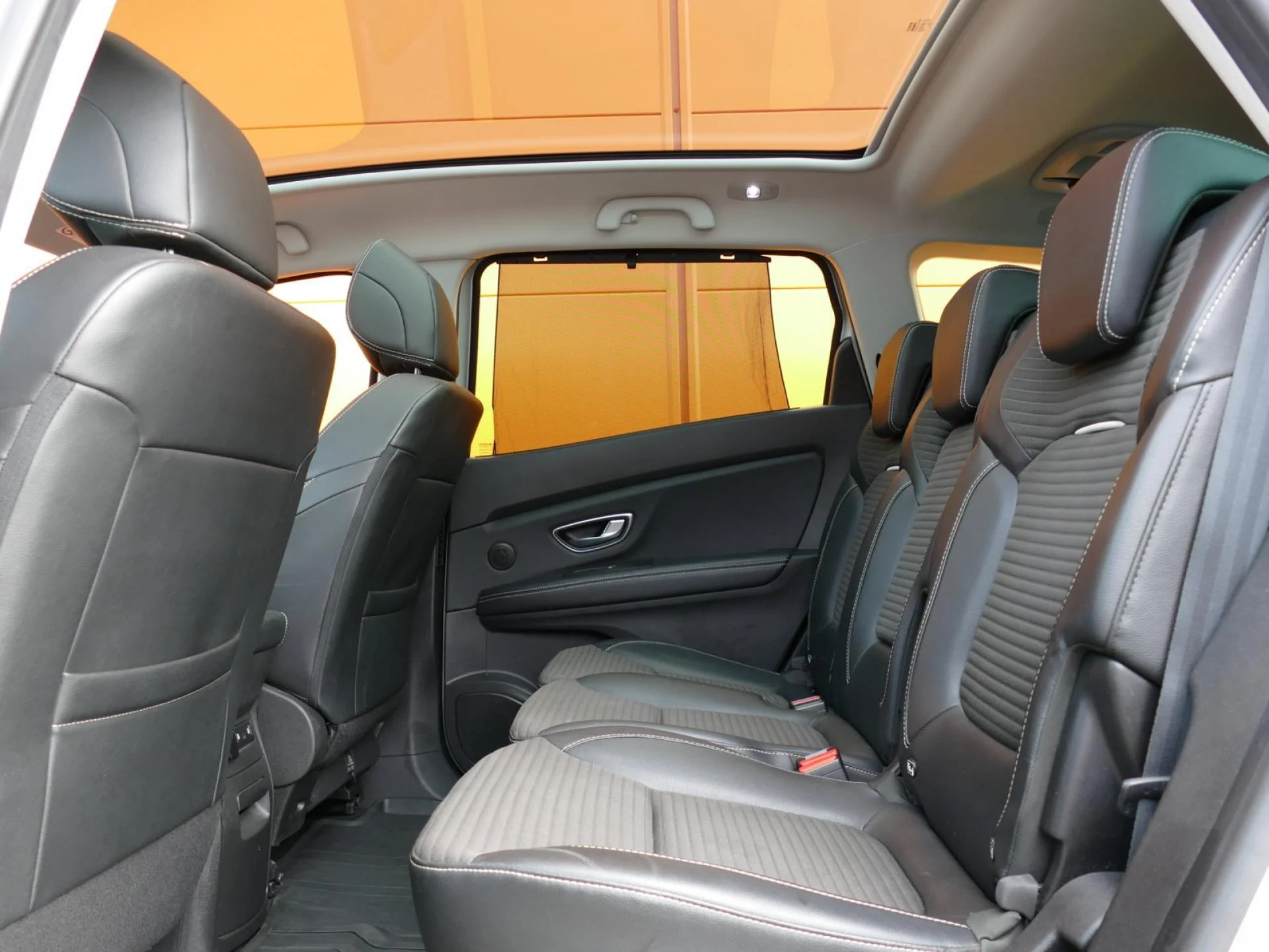 RENAULT GRAND SCENIC - Miniature 7 sur 32 - Cliquer pour voir cette photo