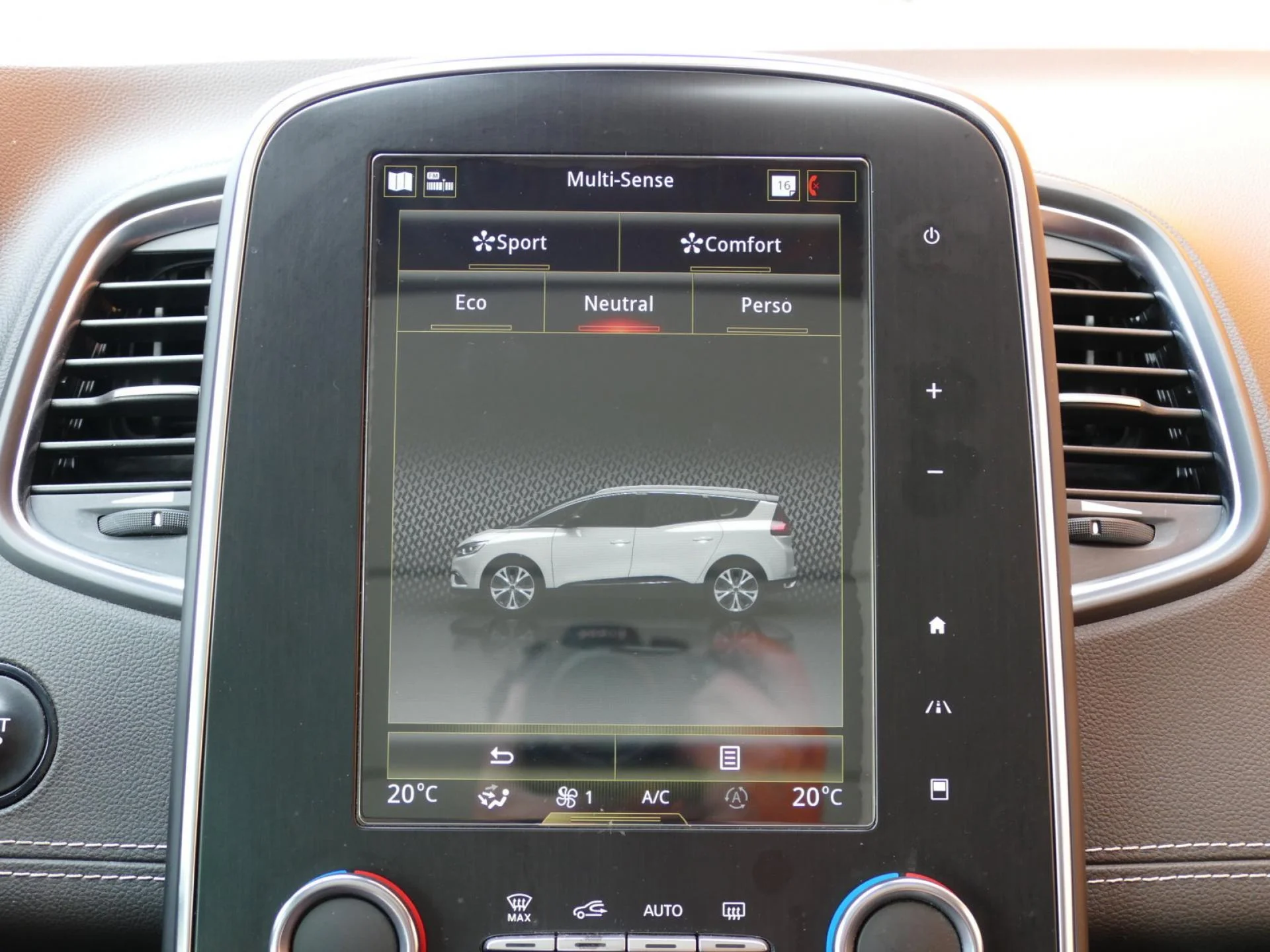 RENAULT GRAND SCENIC - Miniature 13 sur 32 - Cliquer pour voir cette photo