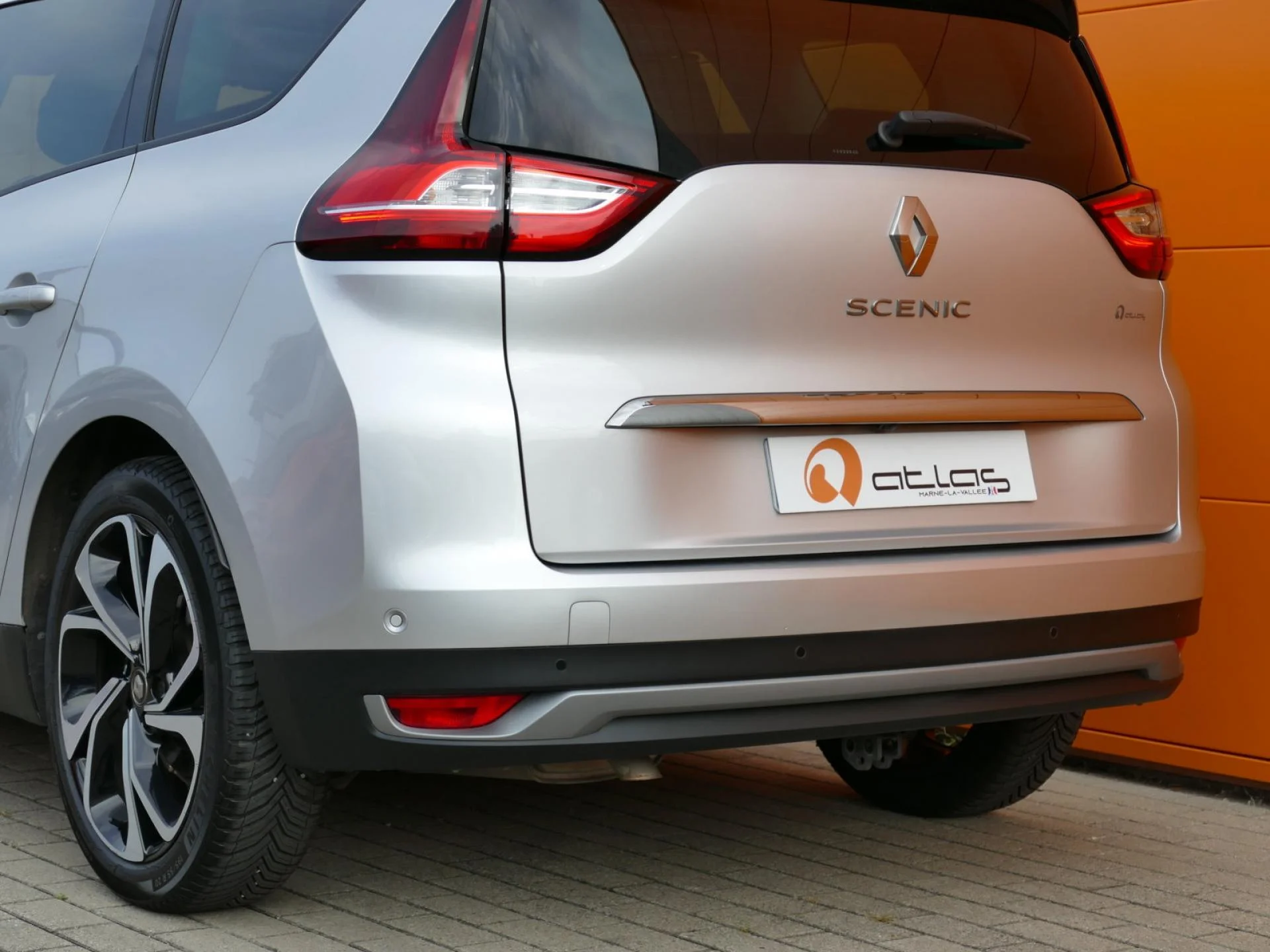 RENAULT GRAND SCENIC - Miniature 29 sur 32 - Cliquer pour voir cette photo