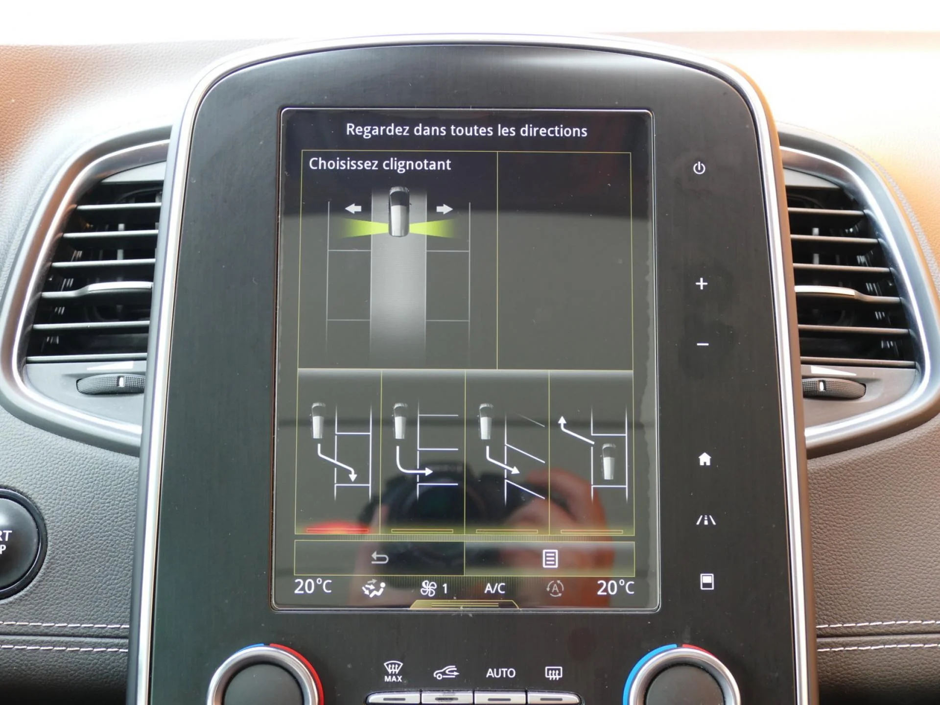 RENAULT GRAND SCENIC - Miniature 12 sur 32 - Cliquer pour voir cette photo