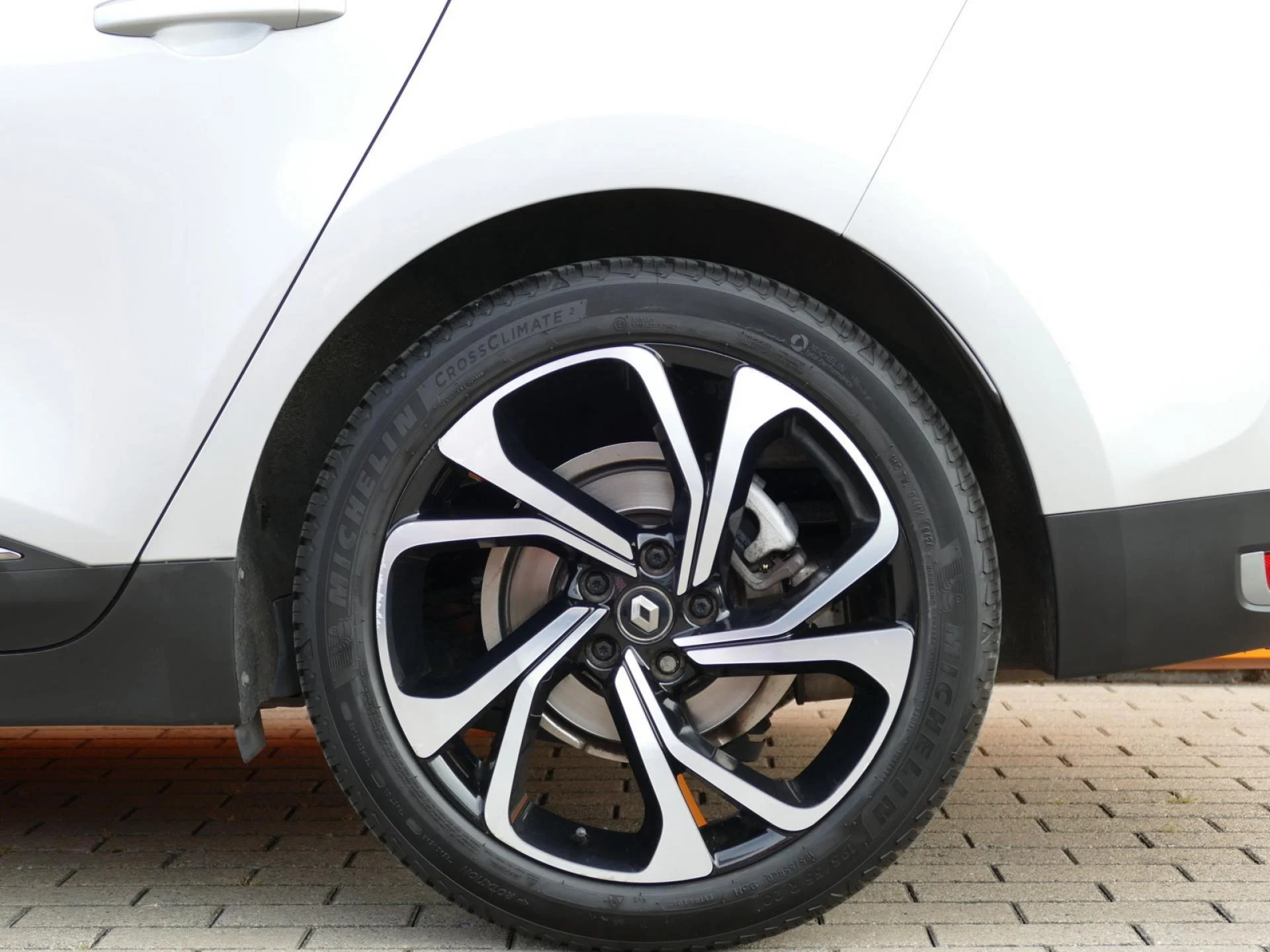 RENAULT GRAND SCENIC - Miniature 31 sur 32 - Cliquer pour voir cette photo