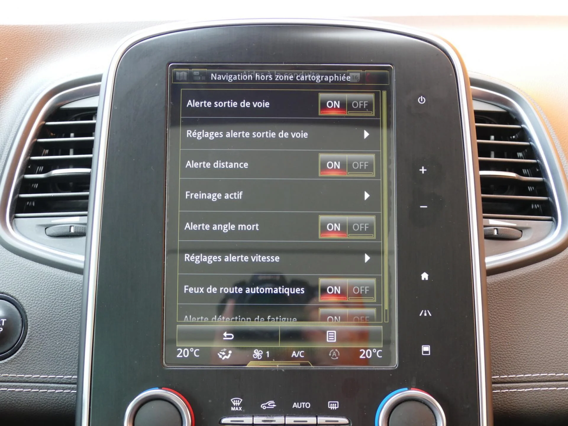 RENAULT GRAND SCENIC - Miniature 11 sur 32 - Cliquer pour voir cette photo