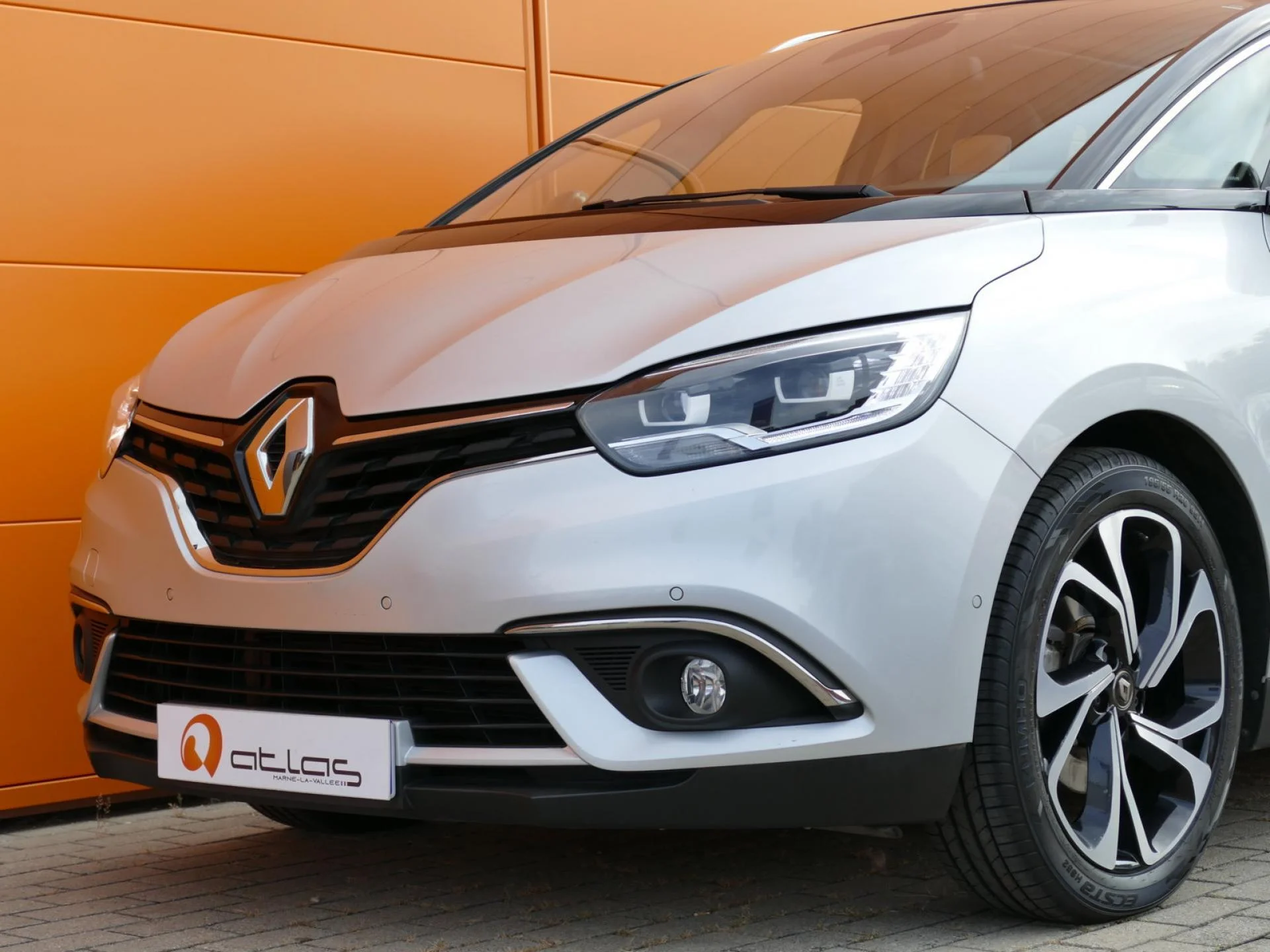 RENAULT GRAND SCENIC - Miniature 27 sur 32 - Cliquer pour voir cette photo