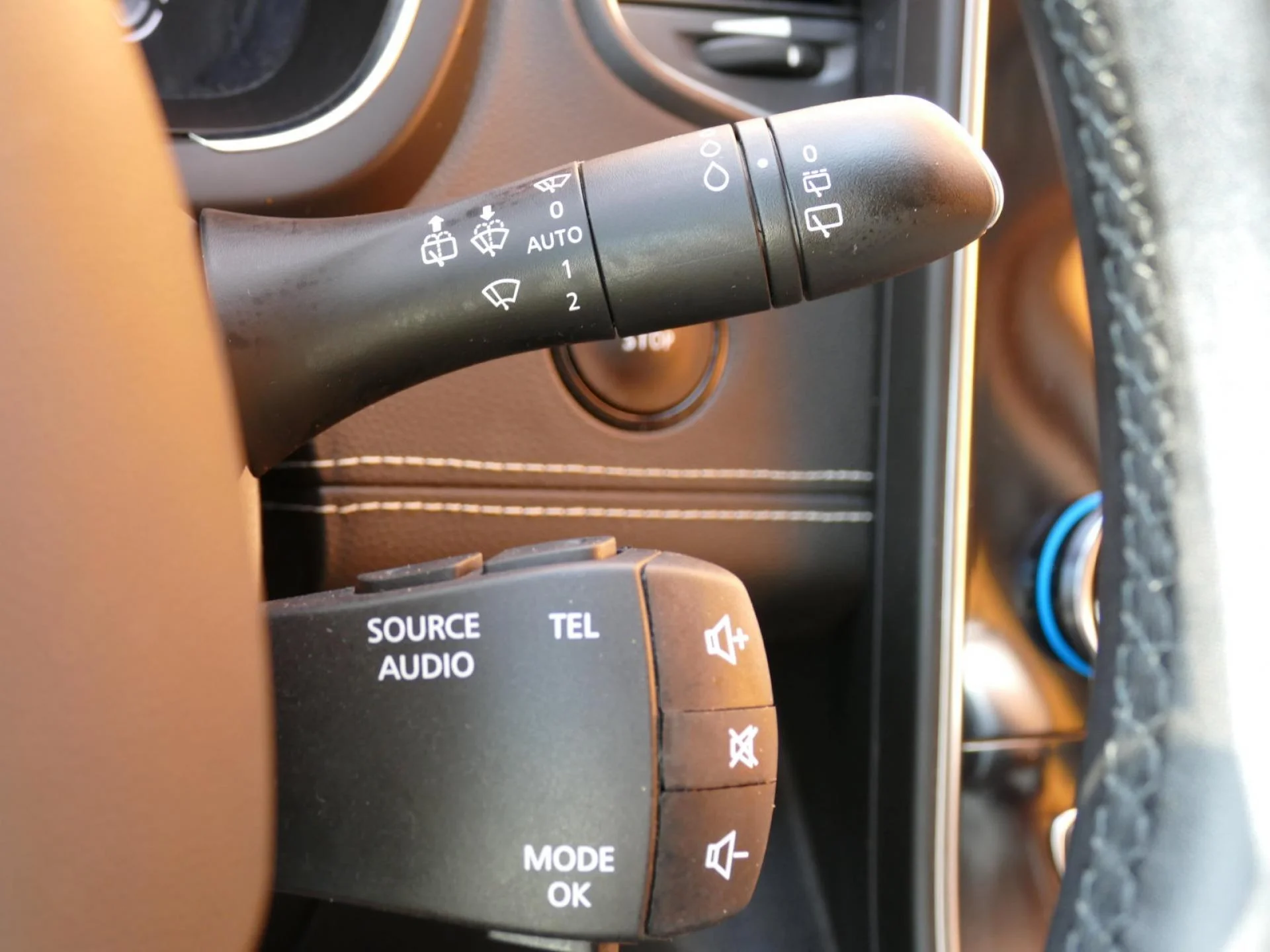 RENAULT GRAND SCENIC - Miniature 22 sur 32 - Cliquer pour voir cette photo