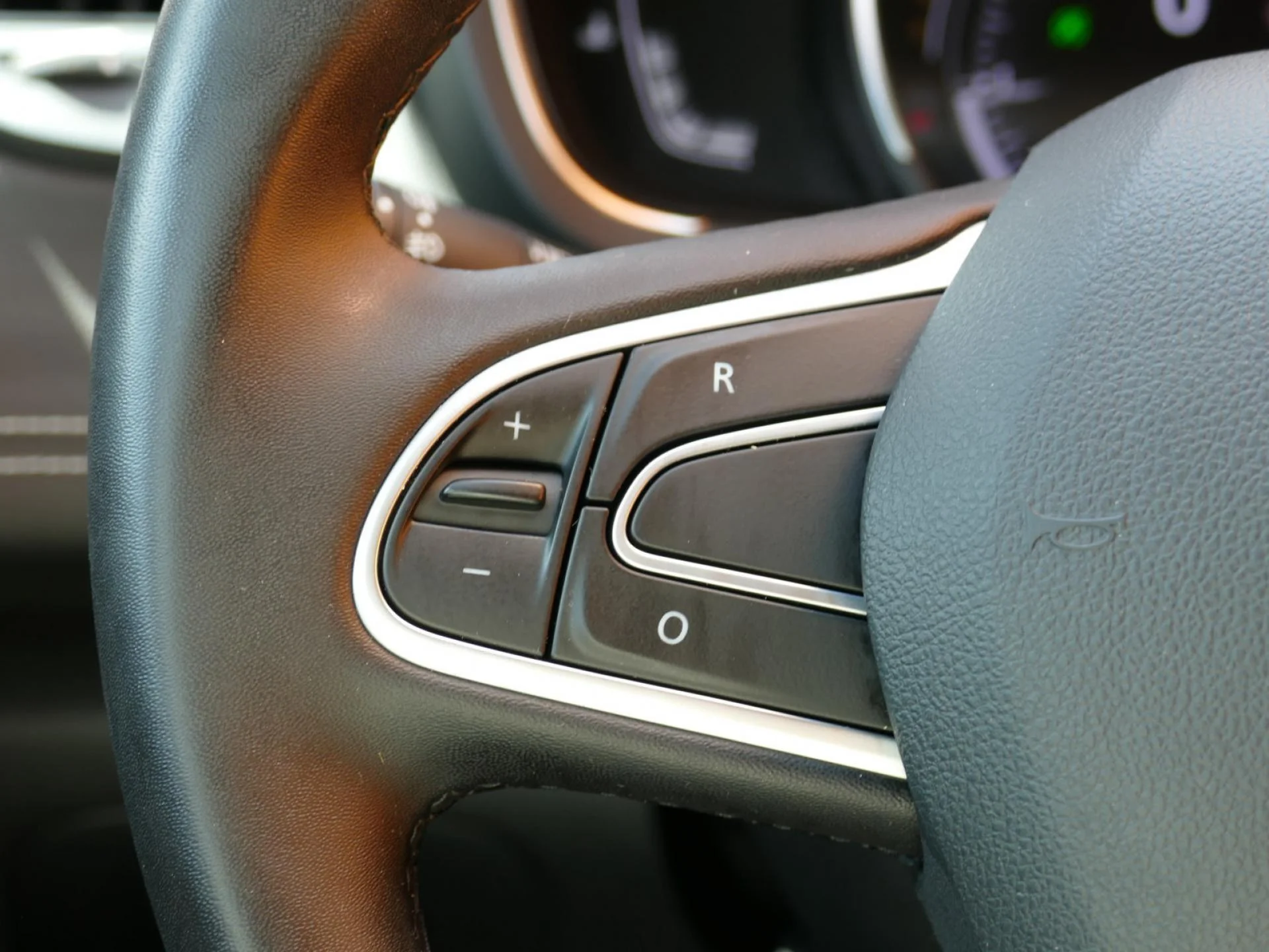 RENAULT GRAND SCENIC - Miniature 16 sur 32 - Cliquer pour voir cette photo