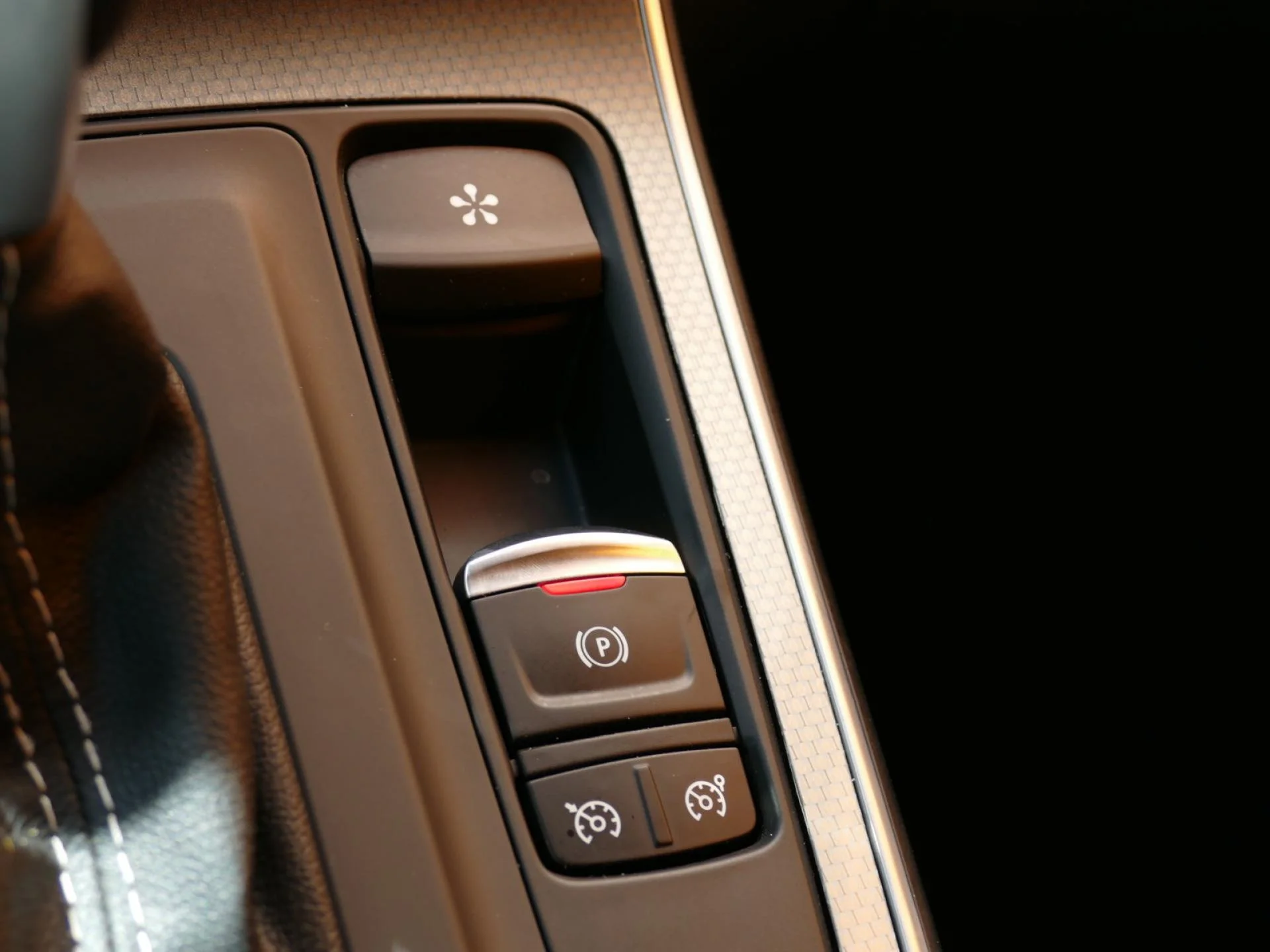 RENAULT GRAND SCENIC - Miniature 18 sur 32 - Cliquer pour voir cette photo