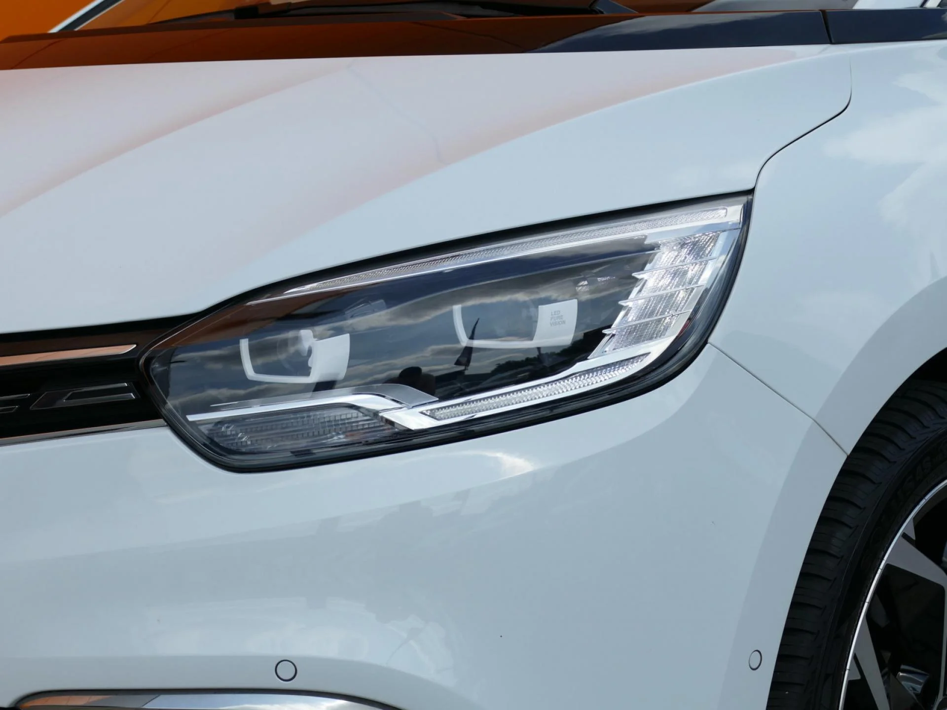 RENAULT GRAND SCENIC - Miniature 26 sur 32 - Cliquer pour voir cette photo