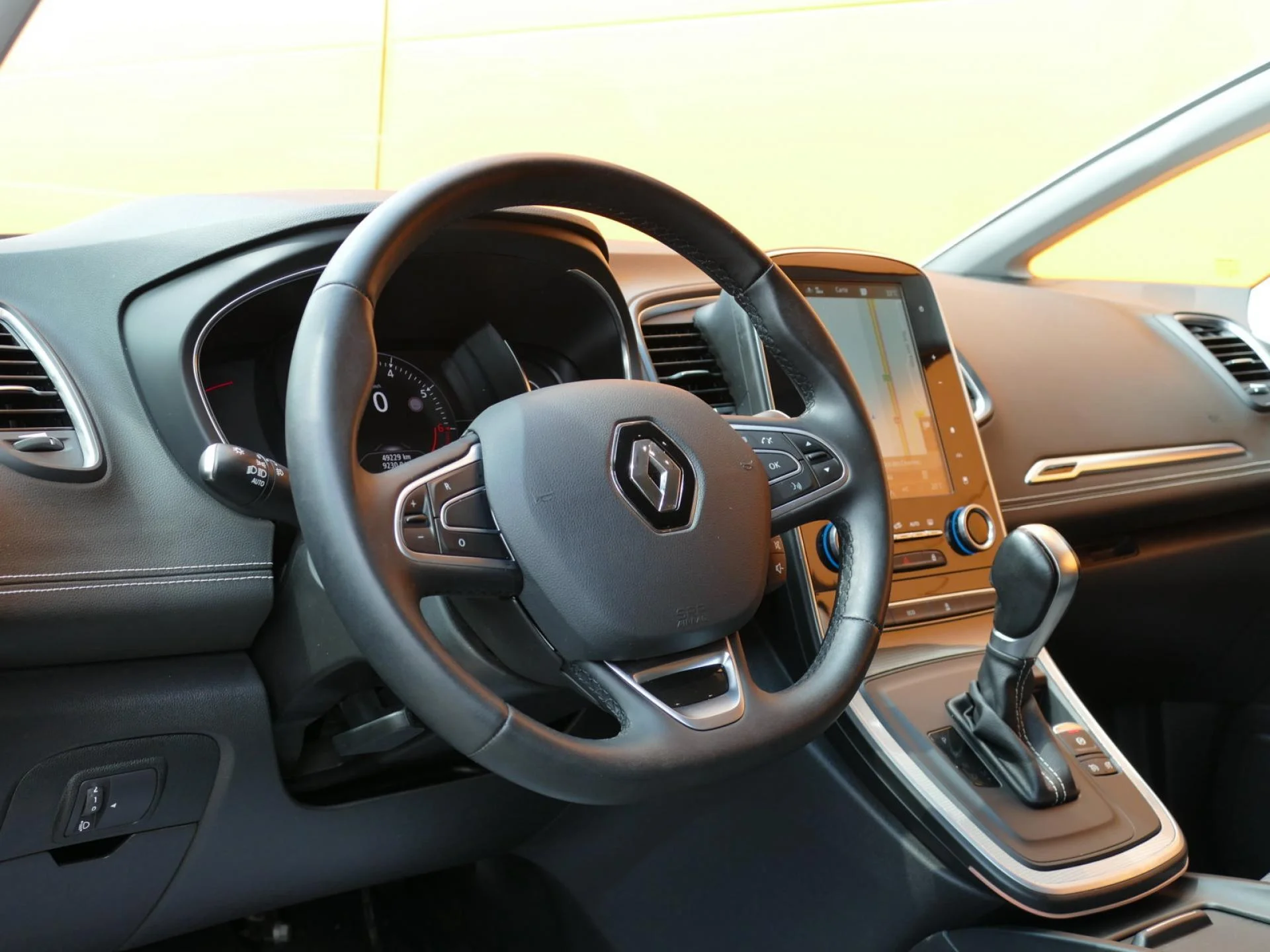 RENAULT GRAND SCENIC - Miniature 15 sur 32 - Cliquer pour voir cette photo