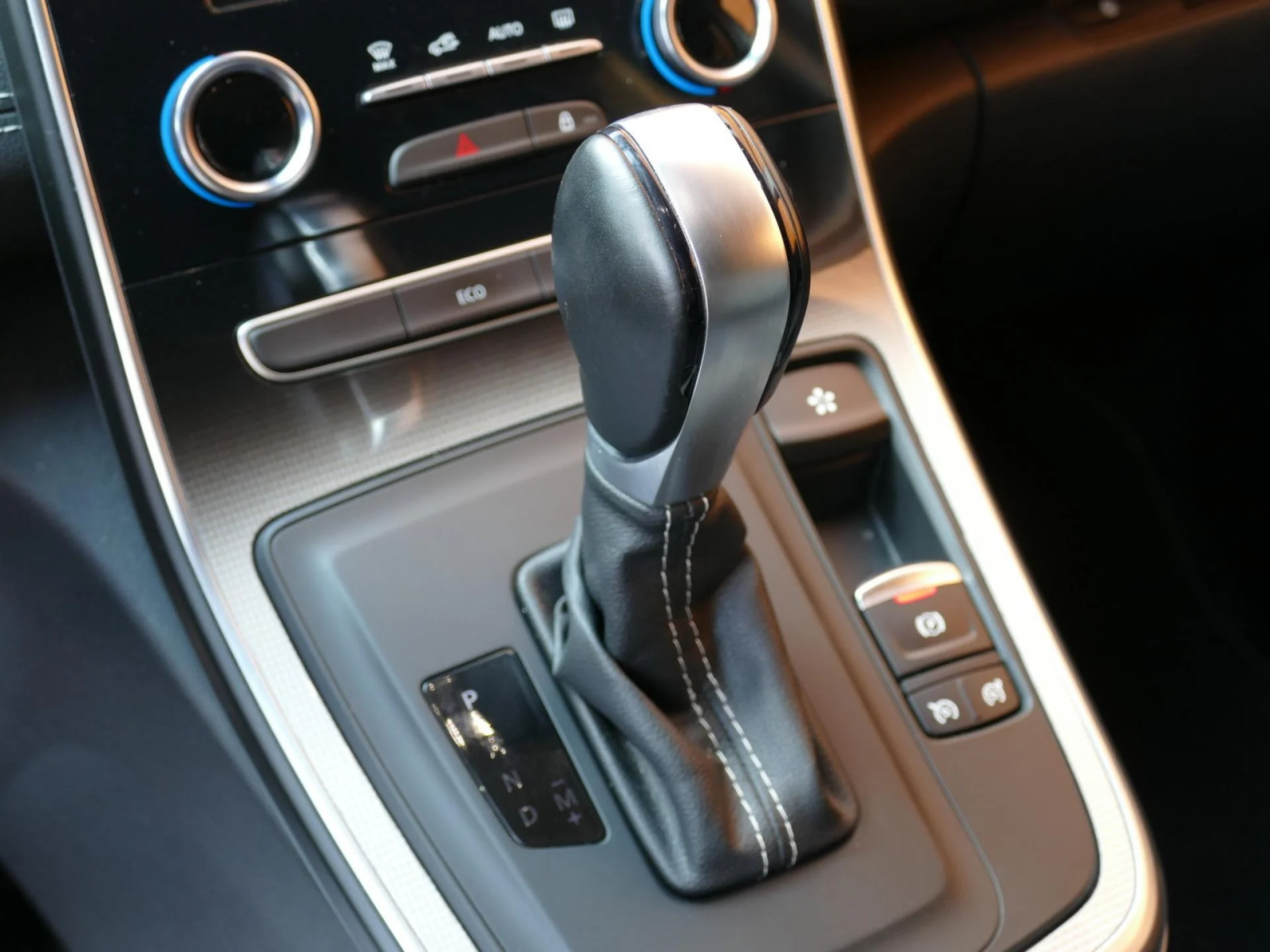 RENAULT GRAND SCENIC - Miniature 17 sur 32 - Cliquer pour voir cette photo