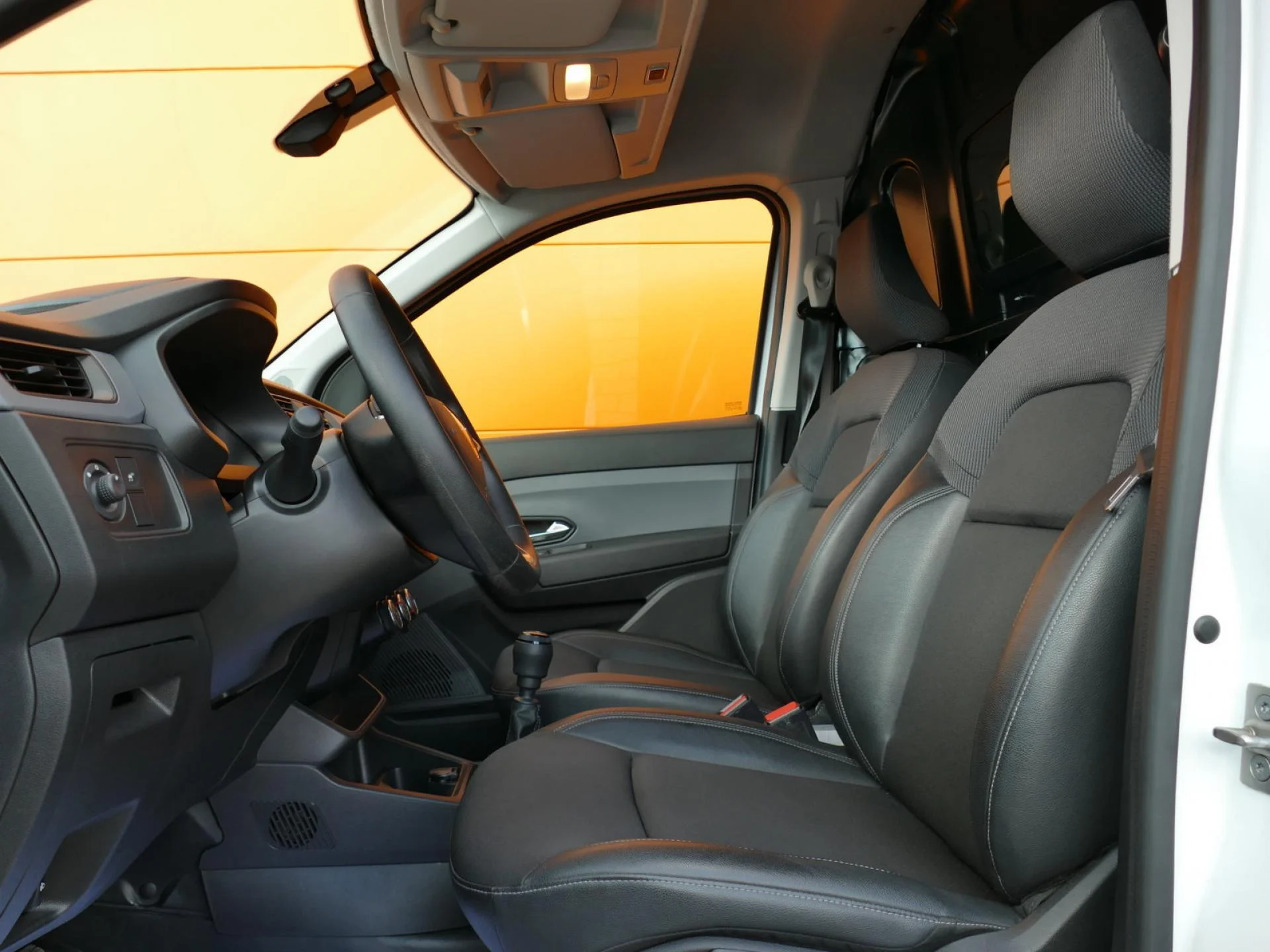 RENAULT KANGOO EXPRESS - Miniature 5 sur 31 - Cliquer pour voir cette photo