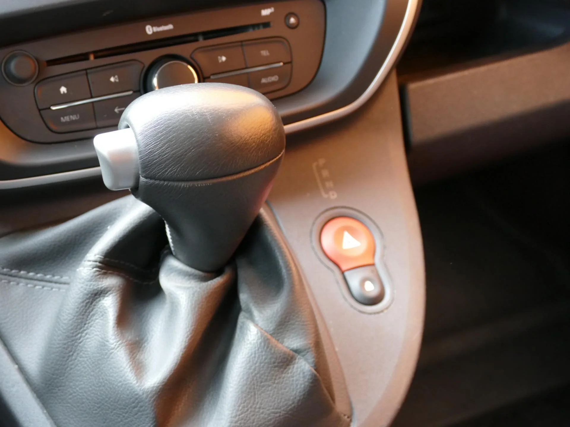 RENAULT KANGOO - Miniature 13 sur 25 - Cliquer pour voir cette photo