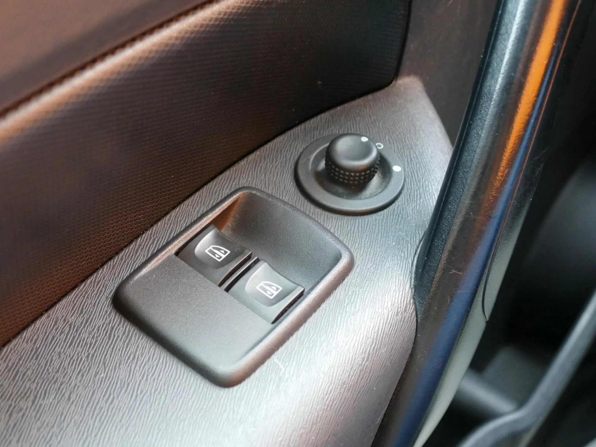 RENAULT KANGOO - Miniature 15 sur 25 - Cliquer pour voir cette photo