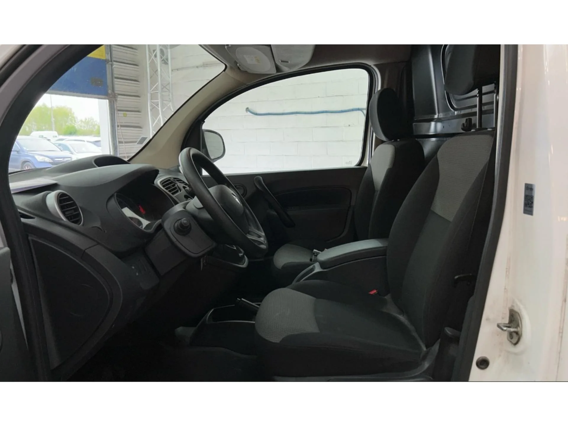 RENAULT KANGOO - Miniature 3 sur 5 - Cliquer pour voir cette photo