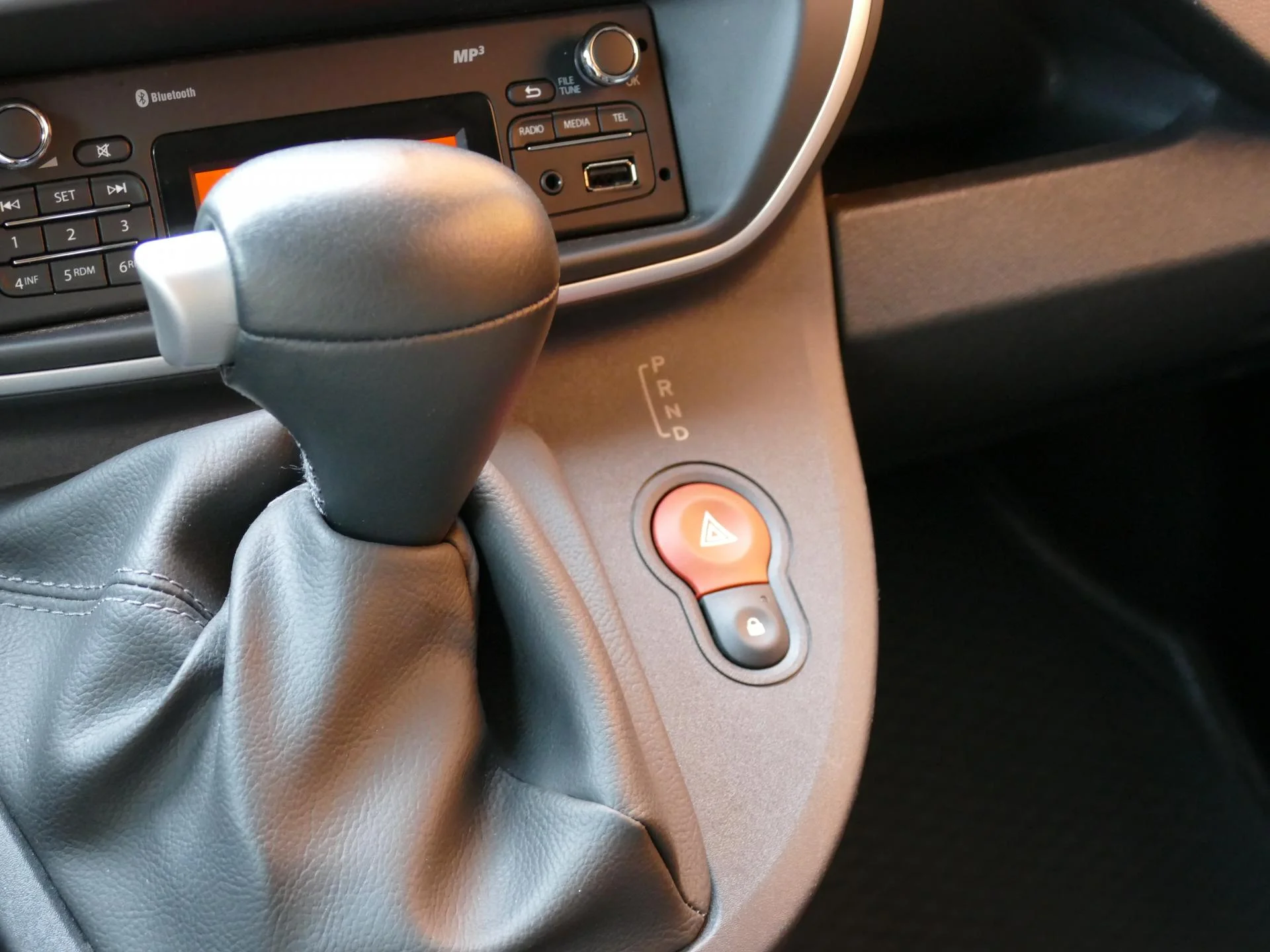 RENAULT KANGOO - Miniature 16 sur 31 - Cliquer pour voir cette photo