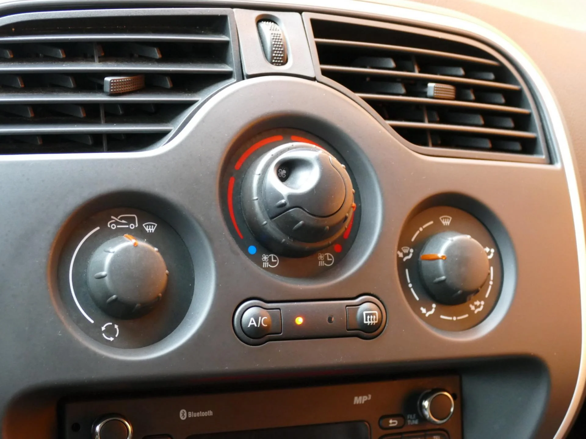 RENAULT KANGOO - Miniature 11 sur 31 - Cliquer pour voir cette photo