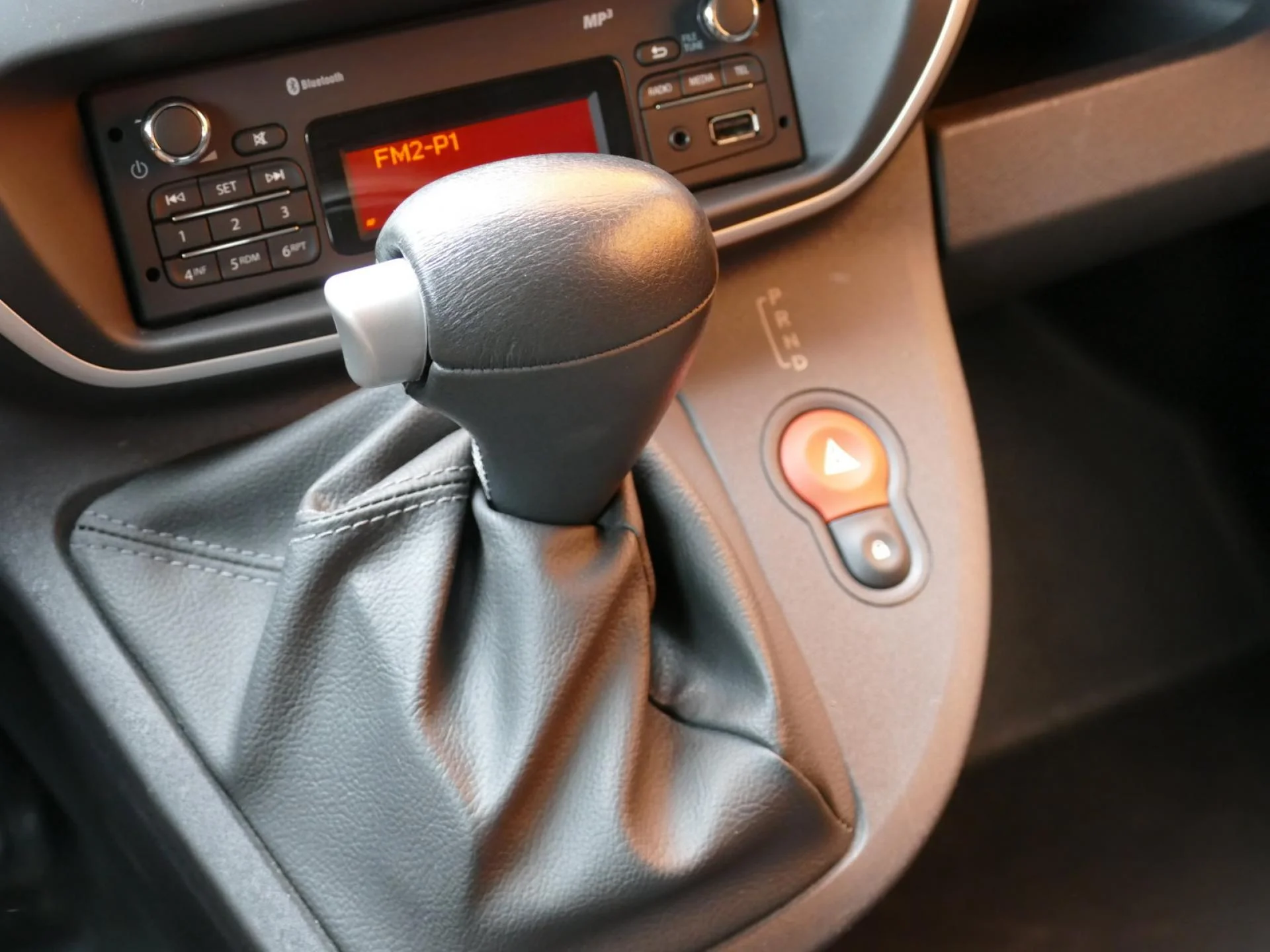RENAULT KANGOO - Miniature 15 sur 31 - Cliquer pour voir cette photo