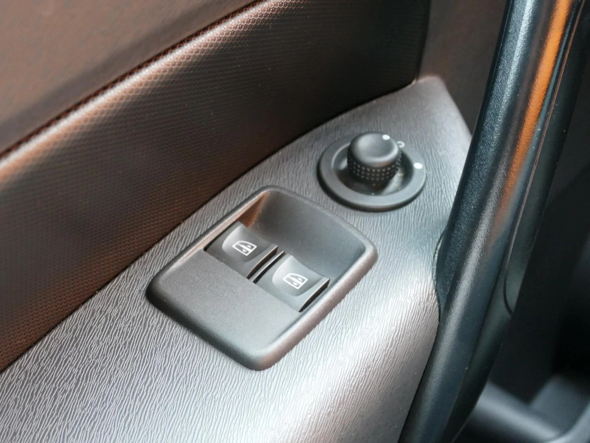 RENAULT KANGOO - Miniature 22 sur 32 - Cliquer pour voir cette photo