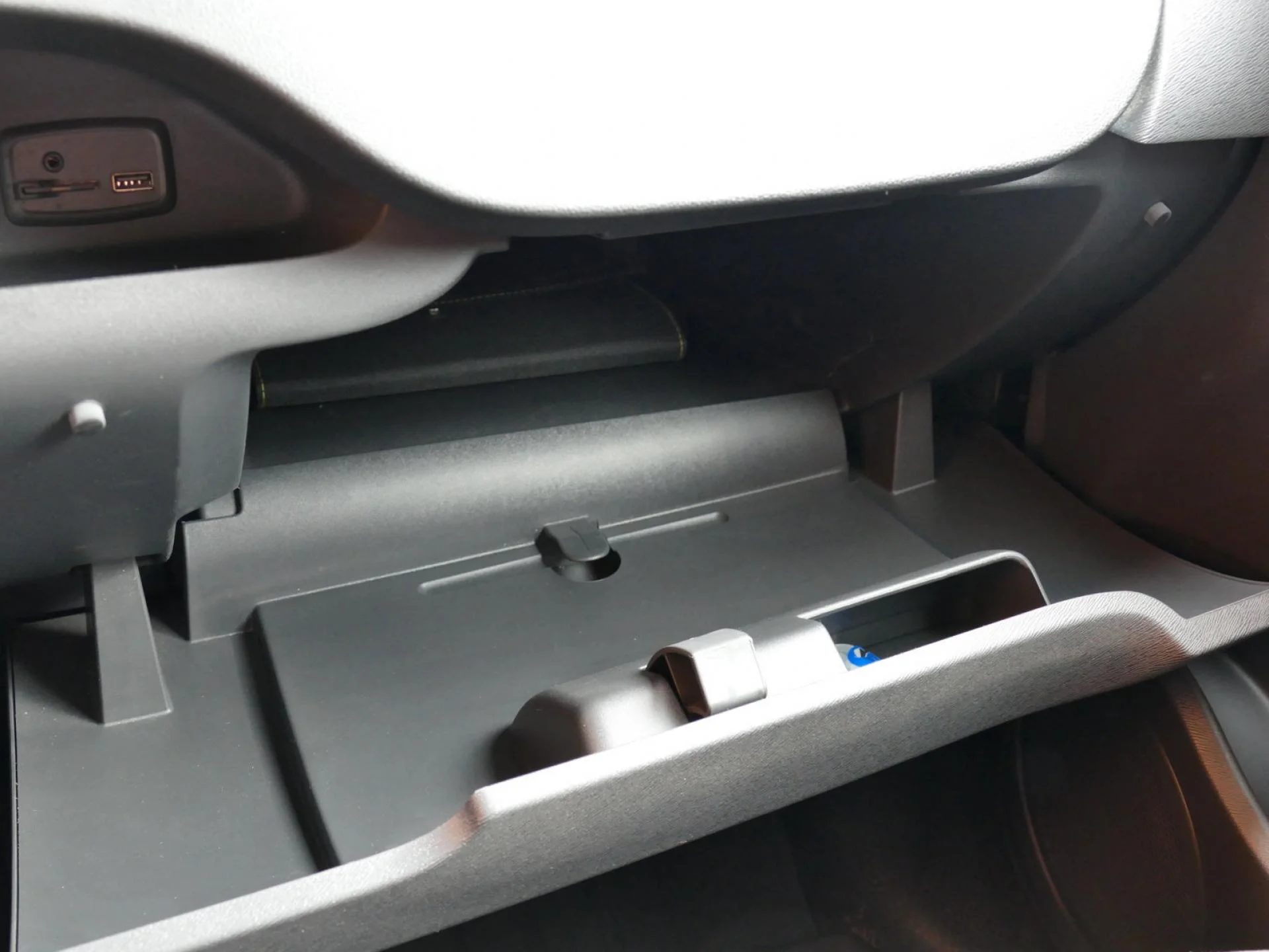 RENAULT KANGOO - Miniature 18 sur 31 - Cliquer pour voir cette photo