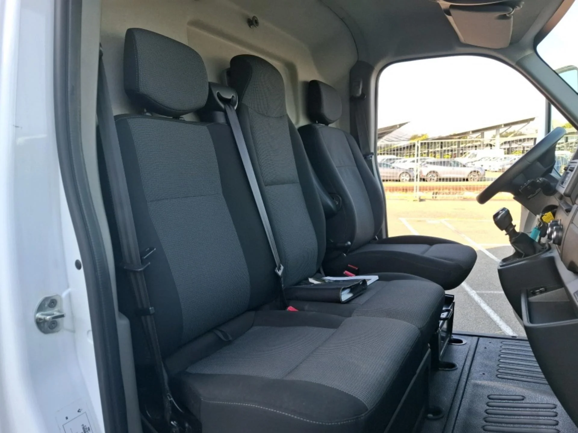 RENAULT MASTER - Miniature 24 sur 33 - Cliquer pour voir cette photo