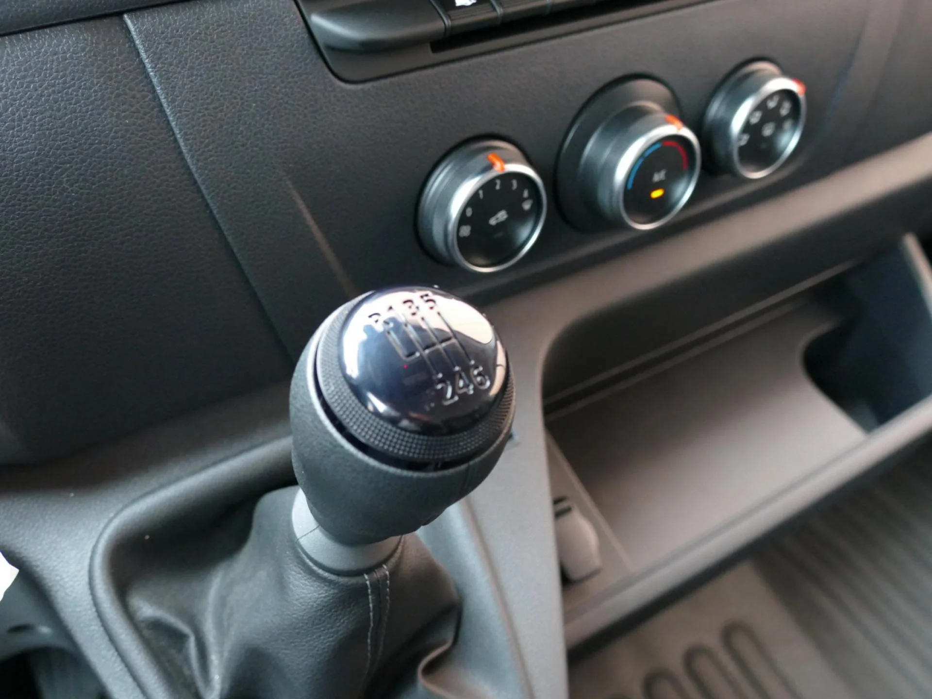 RENAULT MASTER - Miniature 14 sur 25 - Cliquer pour voir cette photo